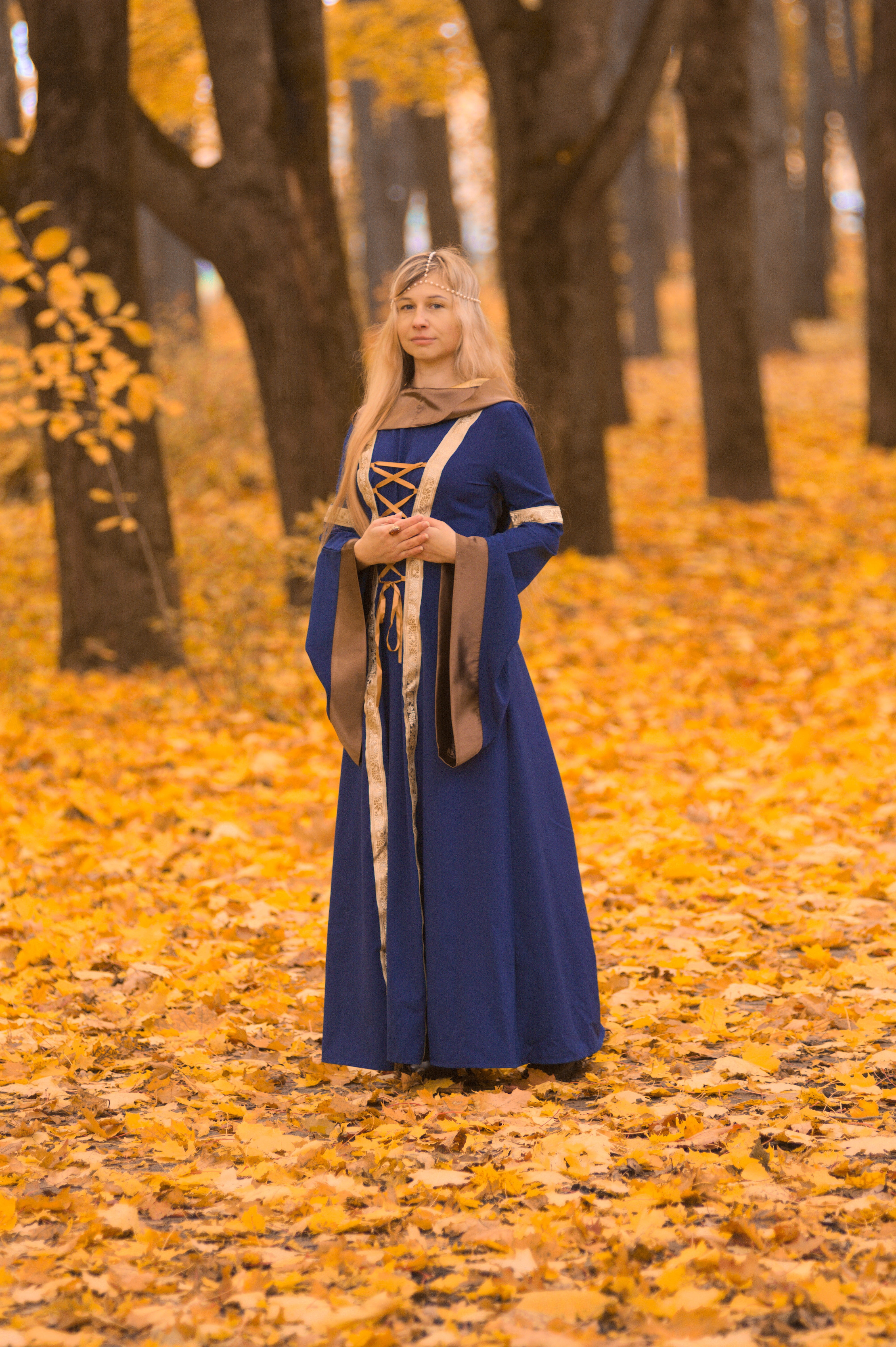 medieval way, plant part, woodland, leaf, fairy, witchcraft, antiquity, tree, historical, witch, the middle ages, standing, women, beautiful woman, magic, Phone HD Wallpaper