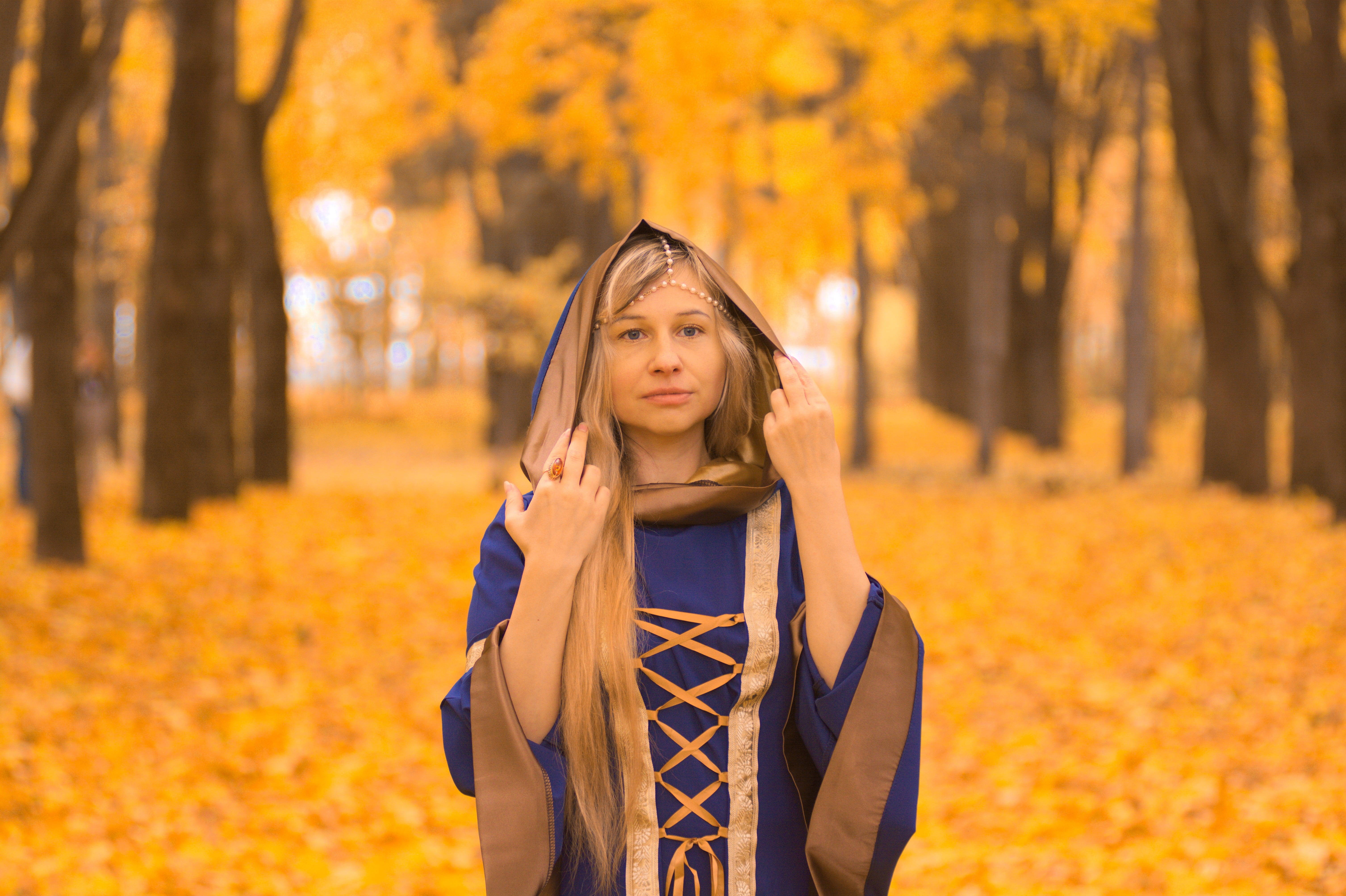 young women, sorceress, land, one person, fashion, leaf, forest, legend, historical, beautiful woman, the middle ages, hairstyle, outdoors, witch, witchcraft, HD Wallpaper