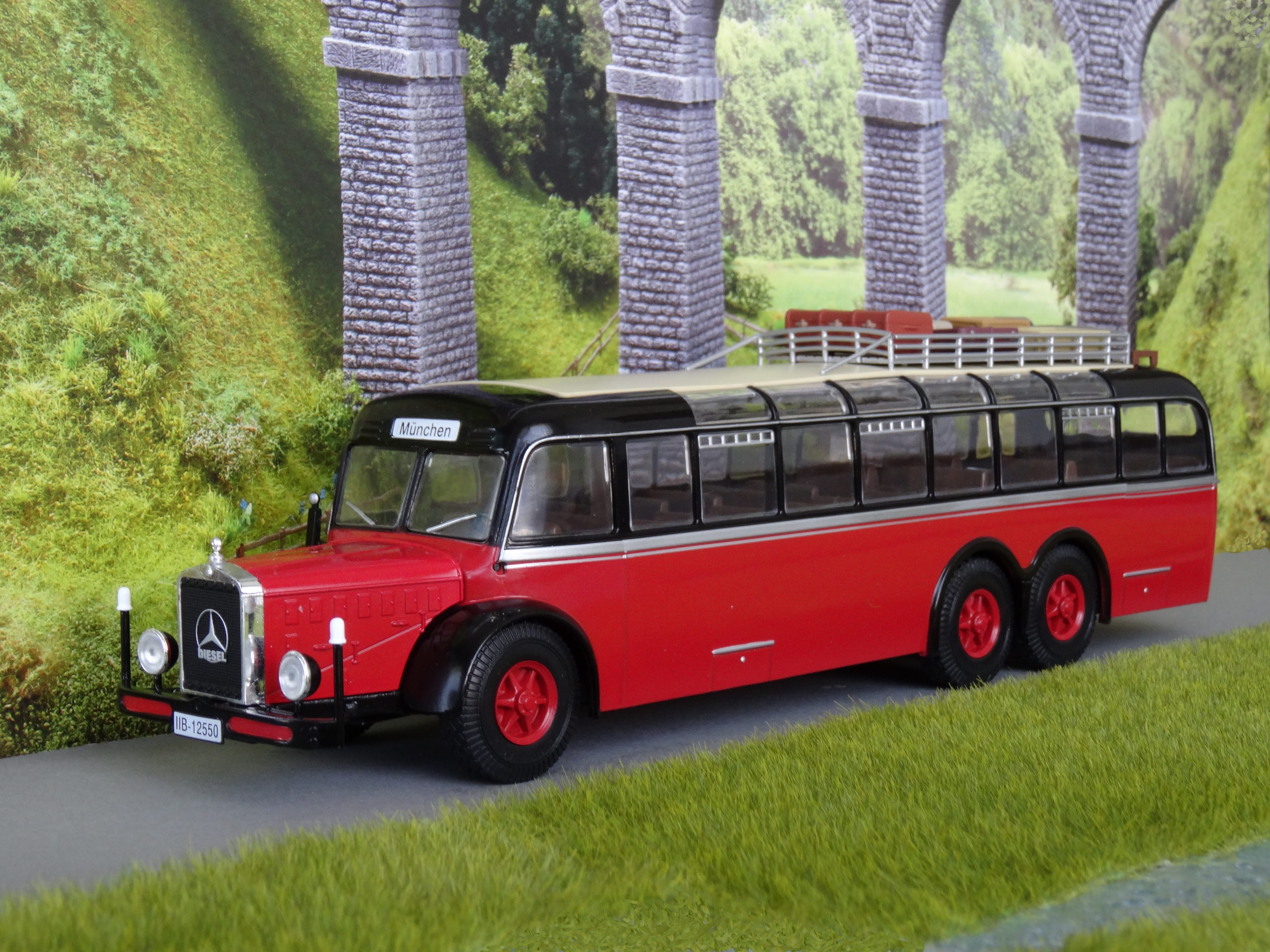 land vehicle, car, green color, tree, building exterior, grass, motor vehicle, o 10000, model train, mercedes benz, mode of transportation, red, day, model car, HD Wallpaper