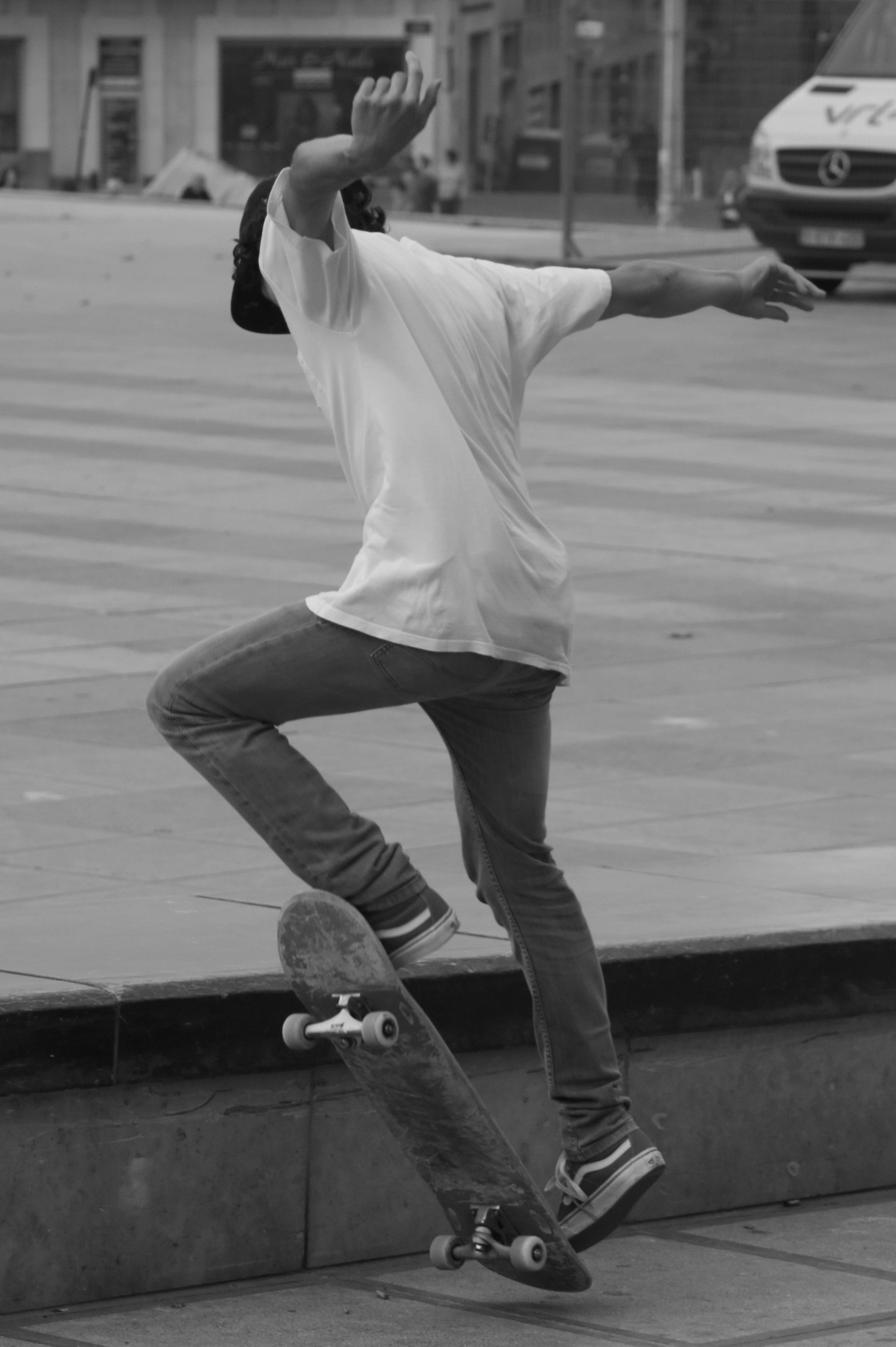 sport, one person, motion, 4K, man, outdoors, cool, day, transportation, streetlife, pet, jump, skill, skateboard, architecture, sports equipment, sports, Phone HD Wallpaper
