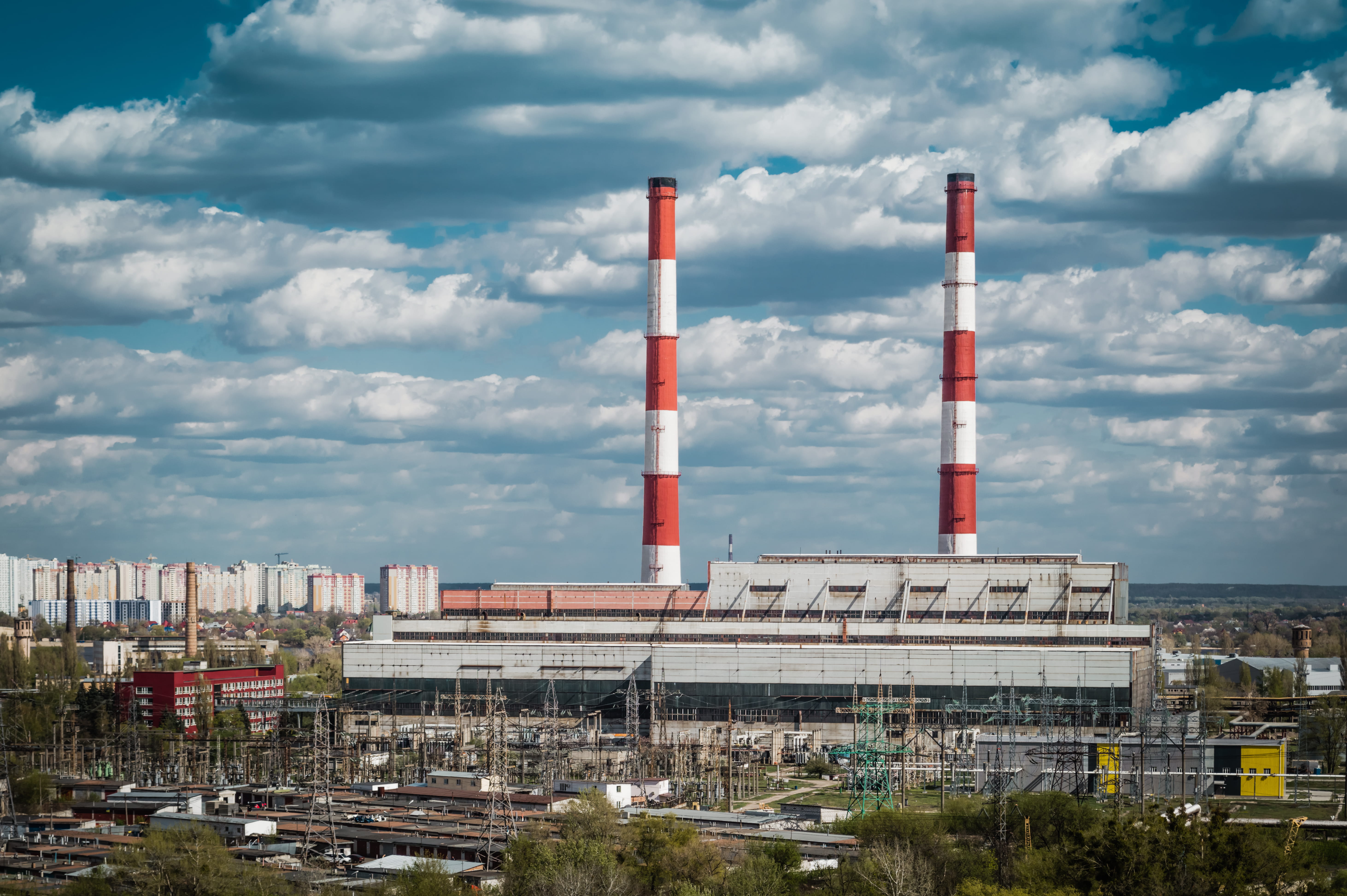 smoke stack, architecture, air pollution, environmental issues, built structure, tall - high, ukraine, building exterior, plant, rostikarts, day, pollution, HD Wallpaper