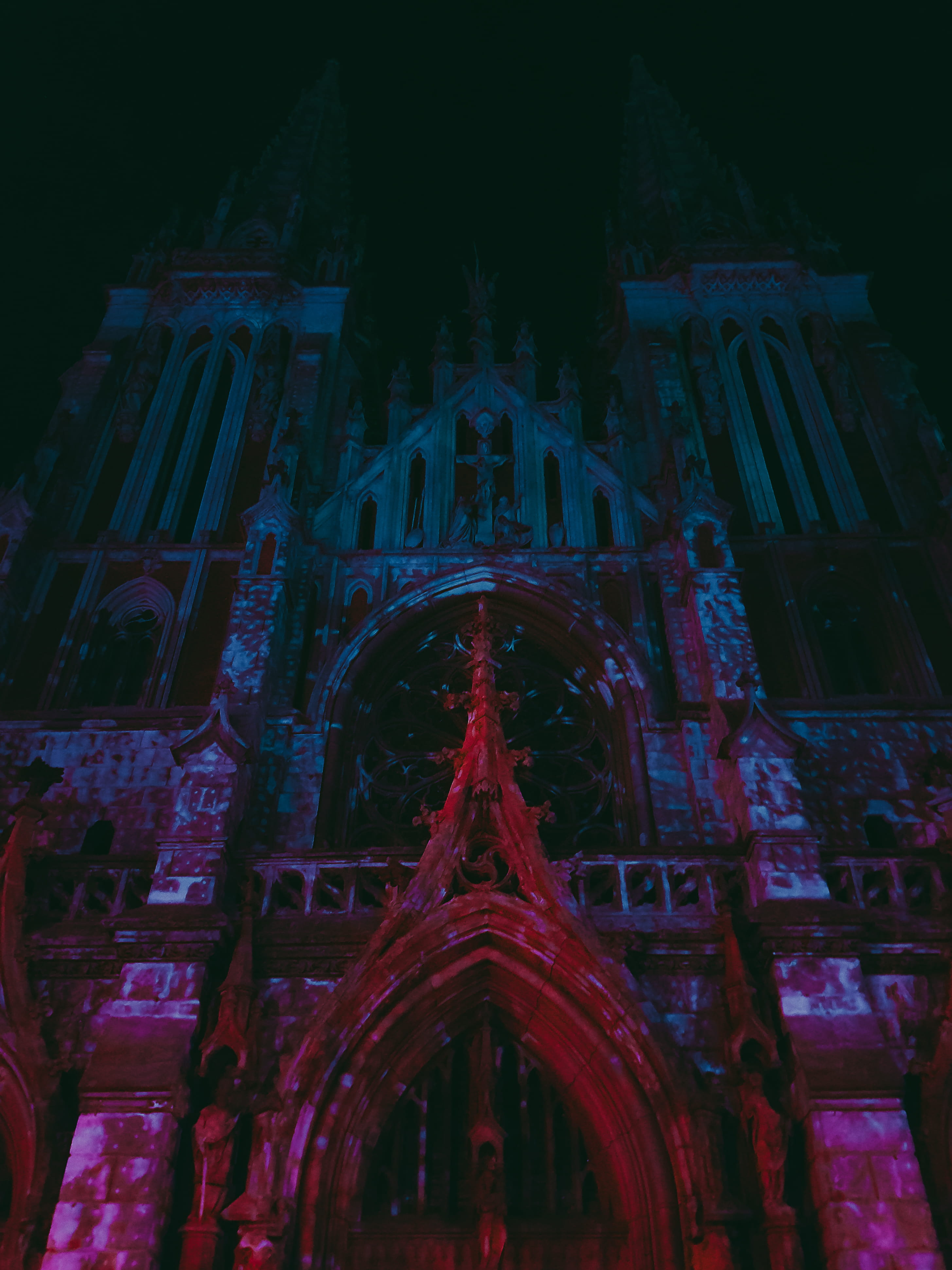 4K, travel destinations, history, building, ornate, religion, architecture and art, night, architecture, spirituality, illuminated, gothic style, arch, Phone HD Wallpaper