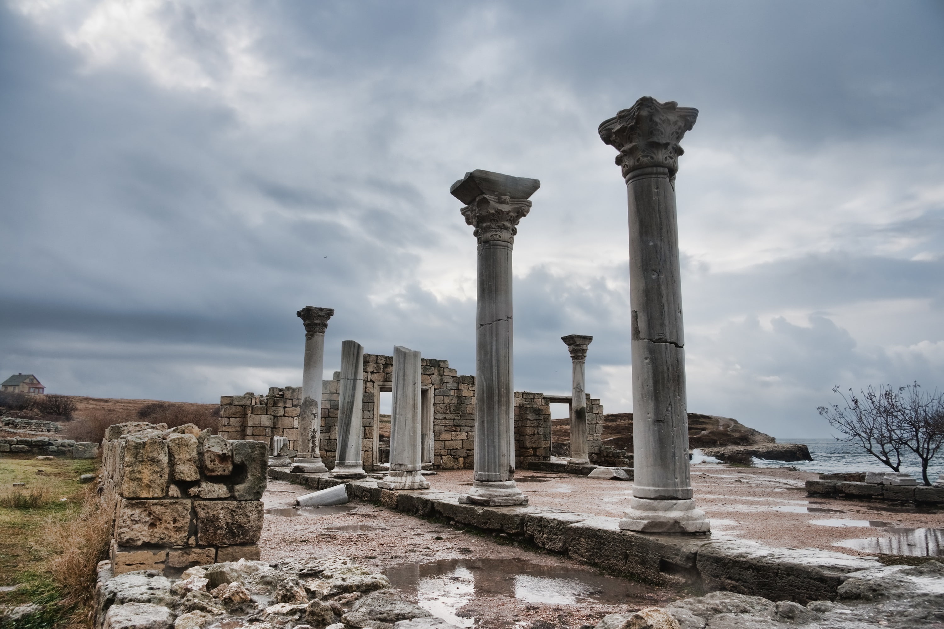 2K, columns, trees, Ukraine, the ancient city, the ruins, after the rain, Hersonissos, the sky, clouds, HD Wallpaper