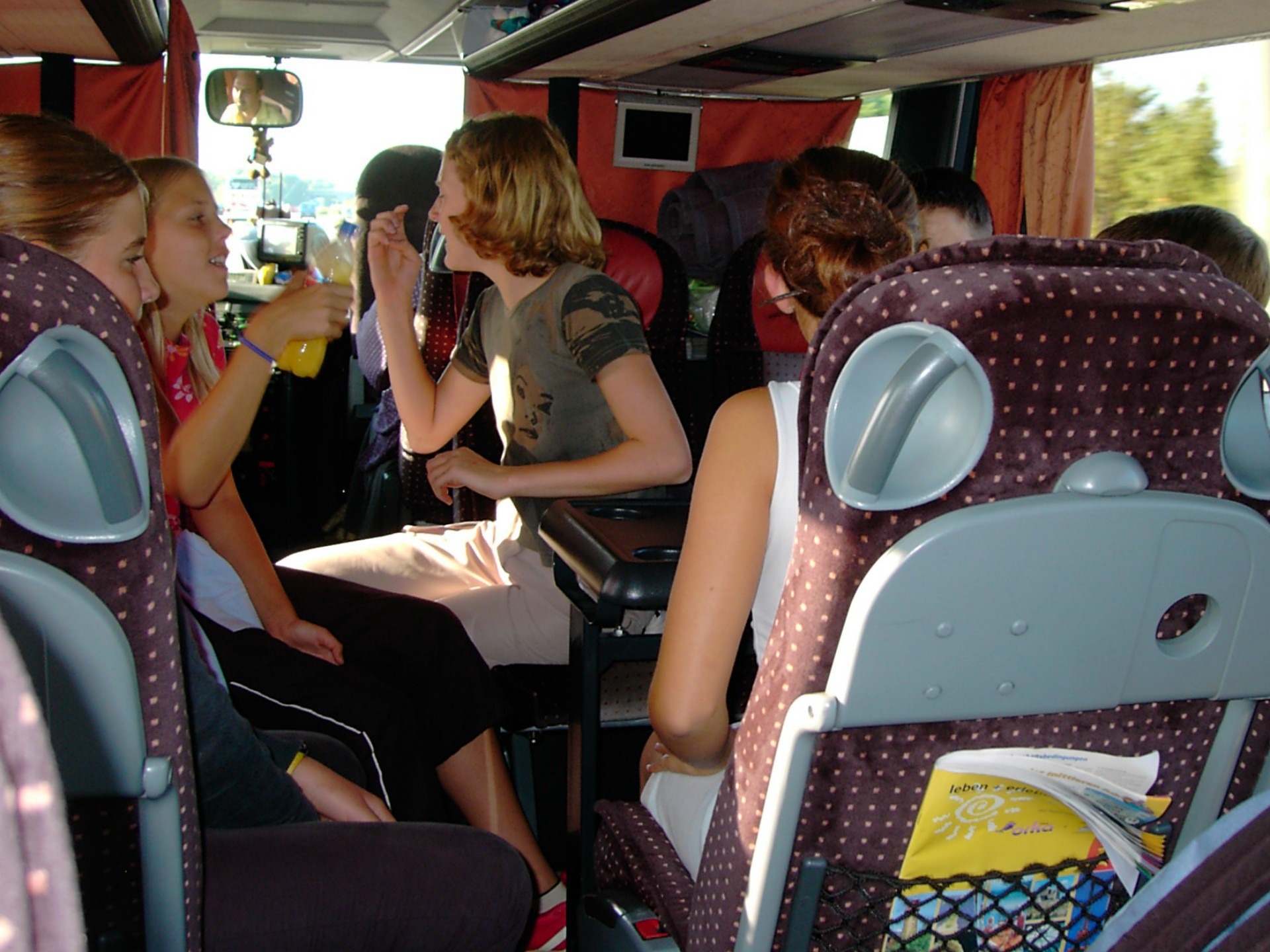 lifestyles, more, women, inside, girls, seat, hairstyle, teenager, casual clothing, bus ride, journey, schoolgirl, day, real people, vehicle seat, sitting, HD Wallpaper