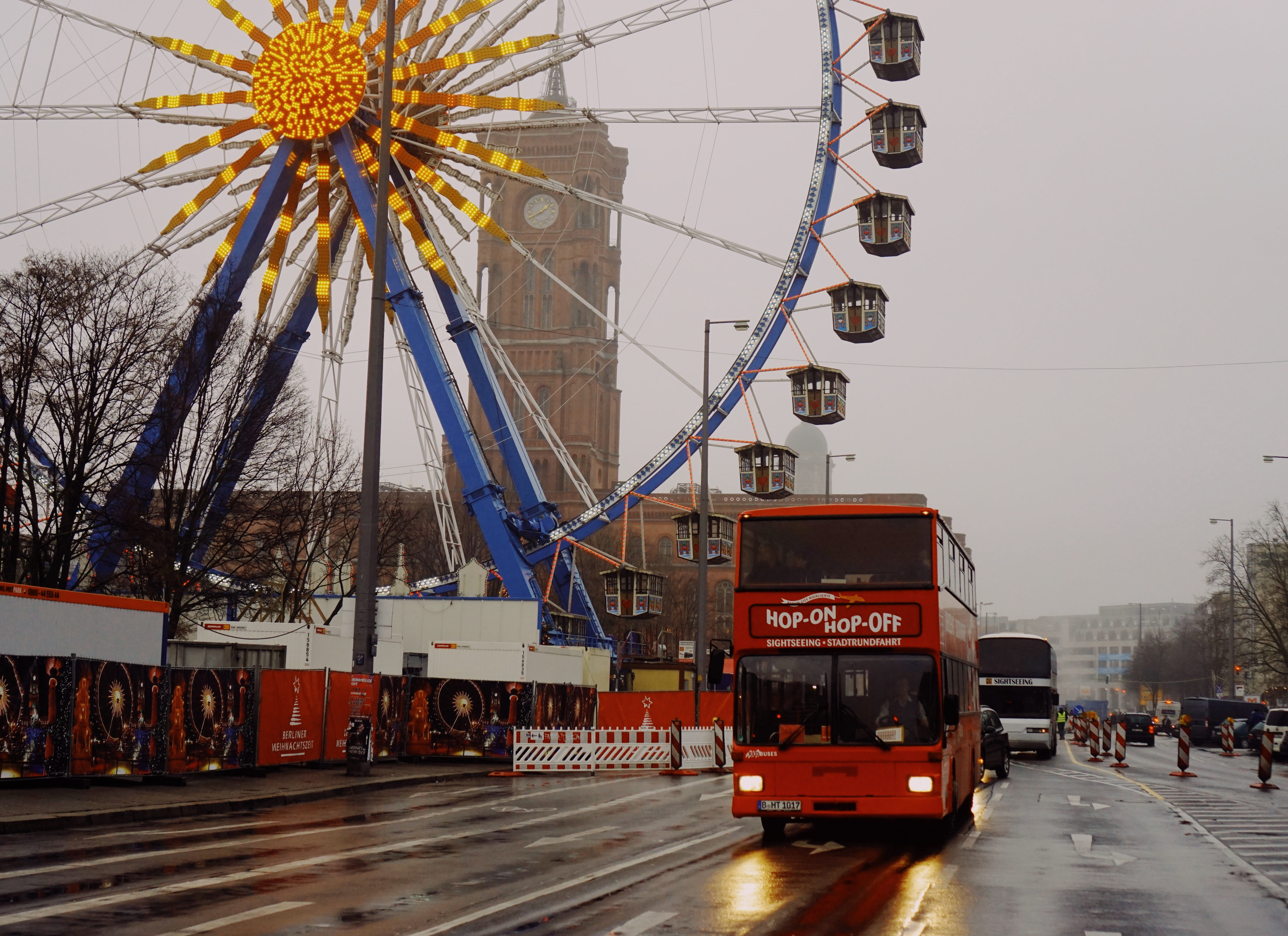fairground, amusement park ride, blue, red, transportation, amusement park, building exterior, raining, incidental people, near, travel, architecture, built structure, HD Wallpaper