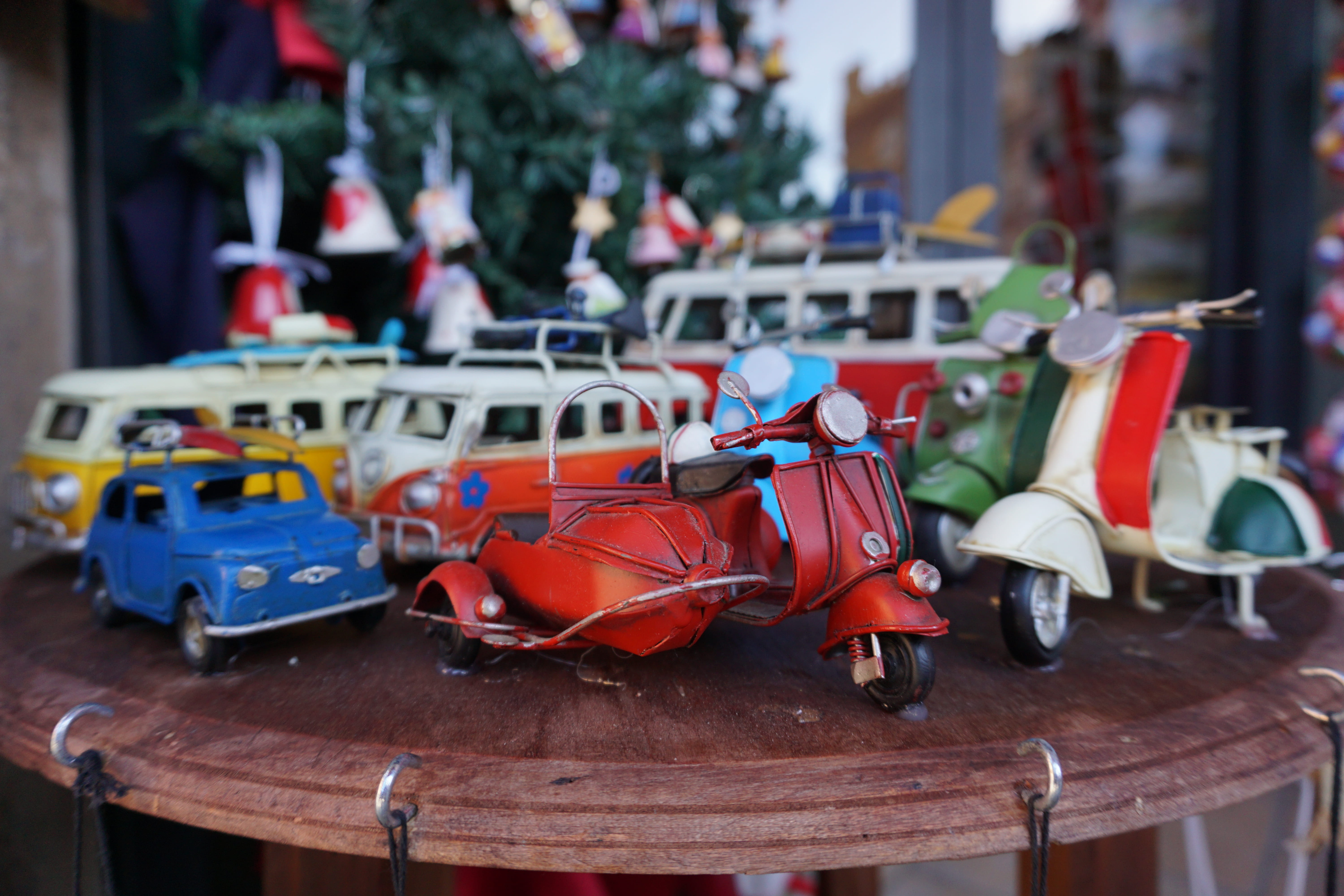 absence, still life, focus on foreground, italy, motorcycle, vespa, mode of transportation, scooter, person, spoke, large group of objects, ride along, HD Wallpaper