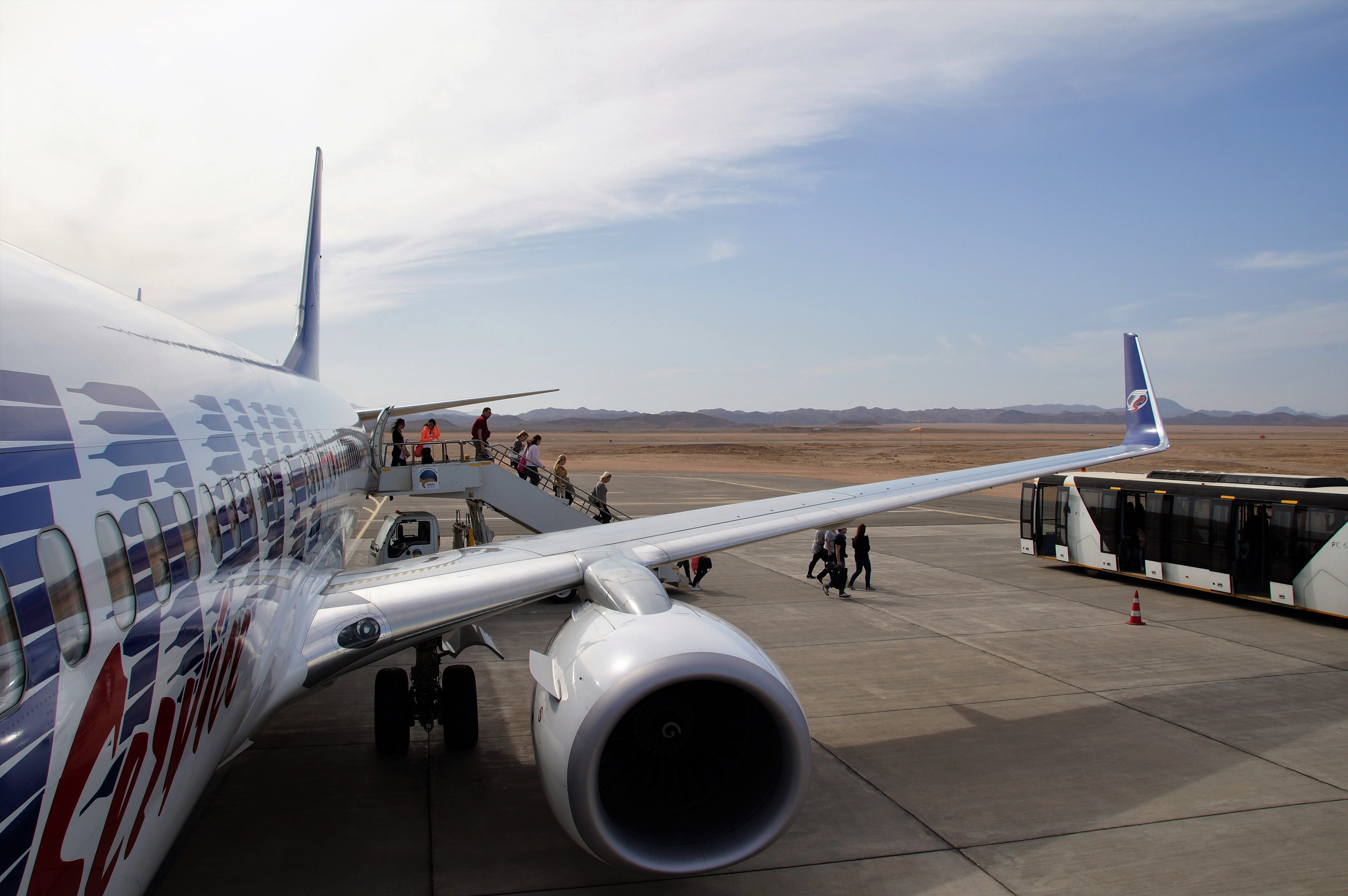 travel, bus, aircraft wing, engine, airport runway, air vehicle, transfer, cloud - sky, tourists, sky, downward, plane, transportation, land vehicle, airport, HD Wallpaper