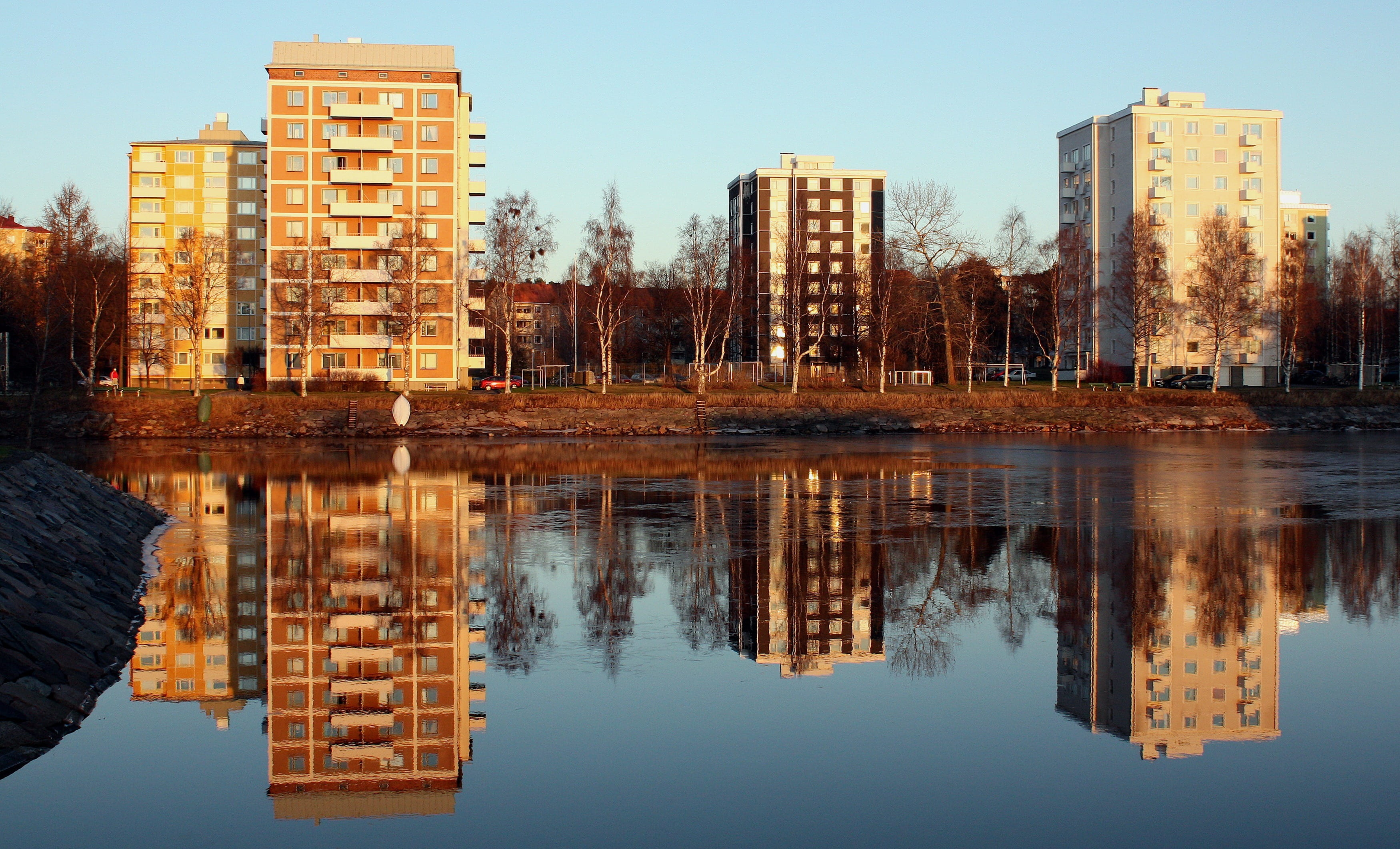 nature, symmetry, city, outdoors, water, skyscraper, skyline, urban, trees, built structure, reflections, building, reflection, lake, waterfront, no people, HD Wallpaper