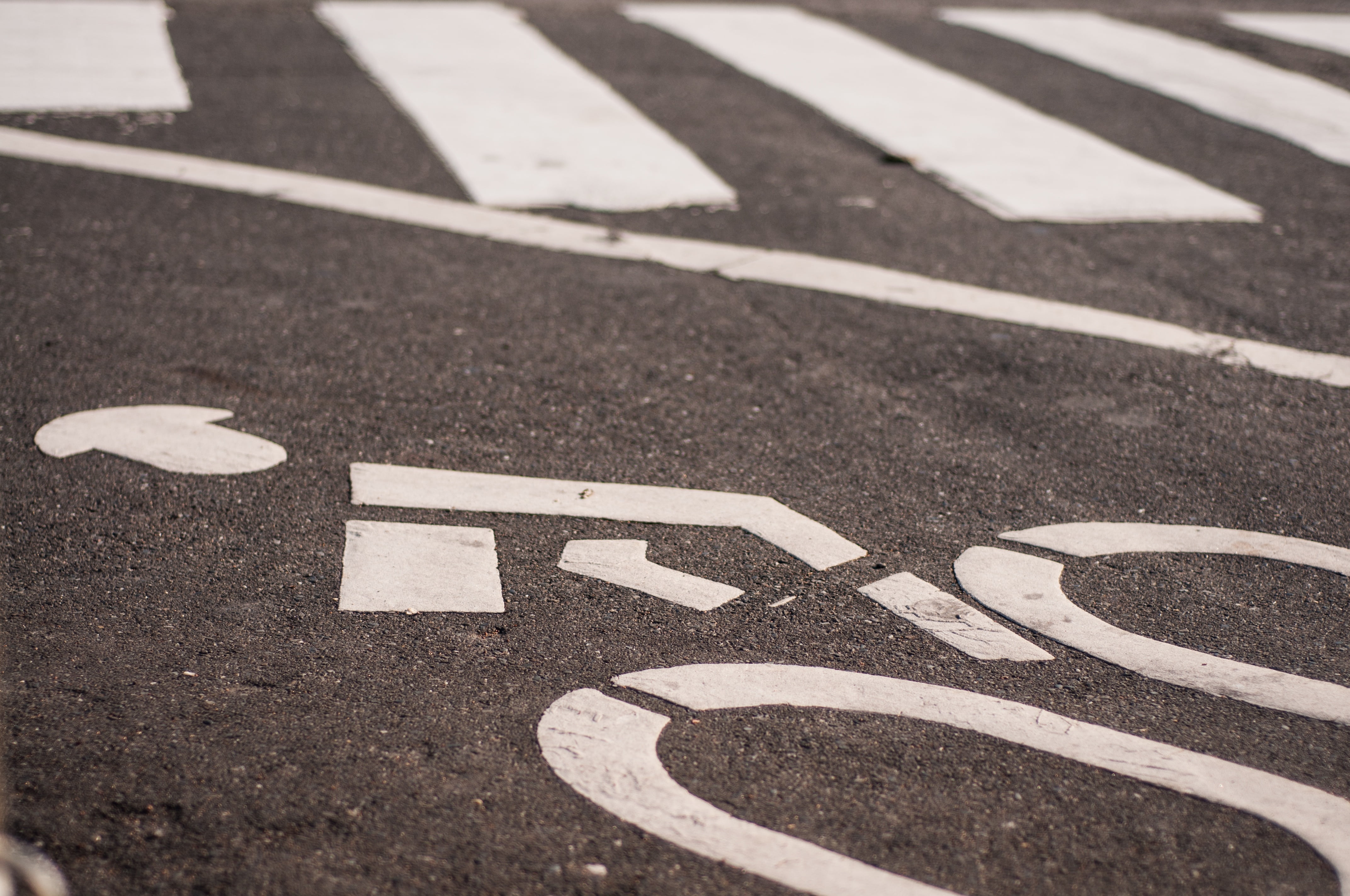 transportation, symbol, 4K, high angle view, no people, guidance, safety, city, street view, street, day, asphalt, marking, scene, dividing line, wikiproject taiwan, HD Wallpaper