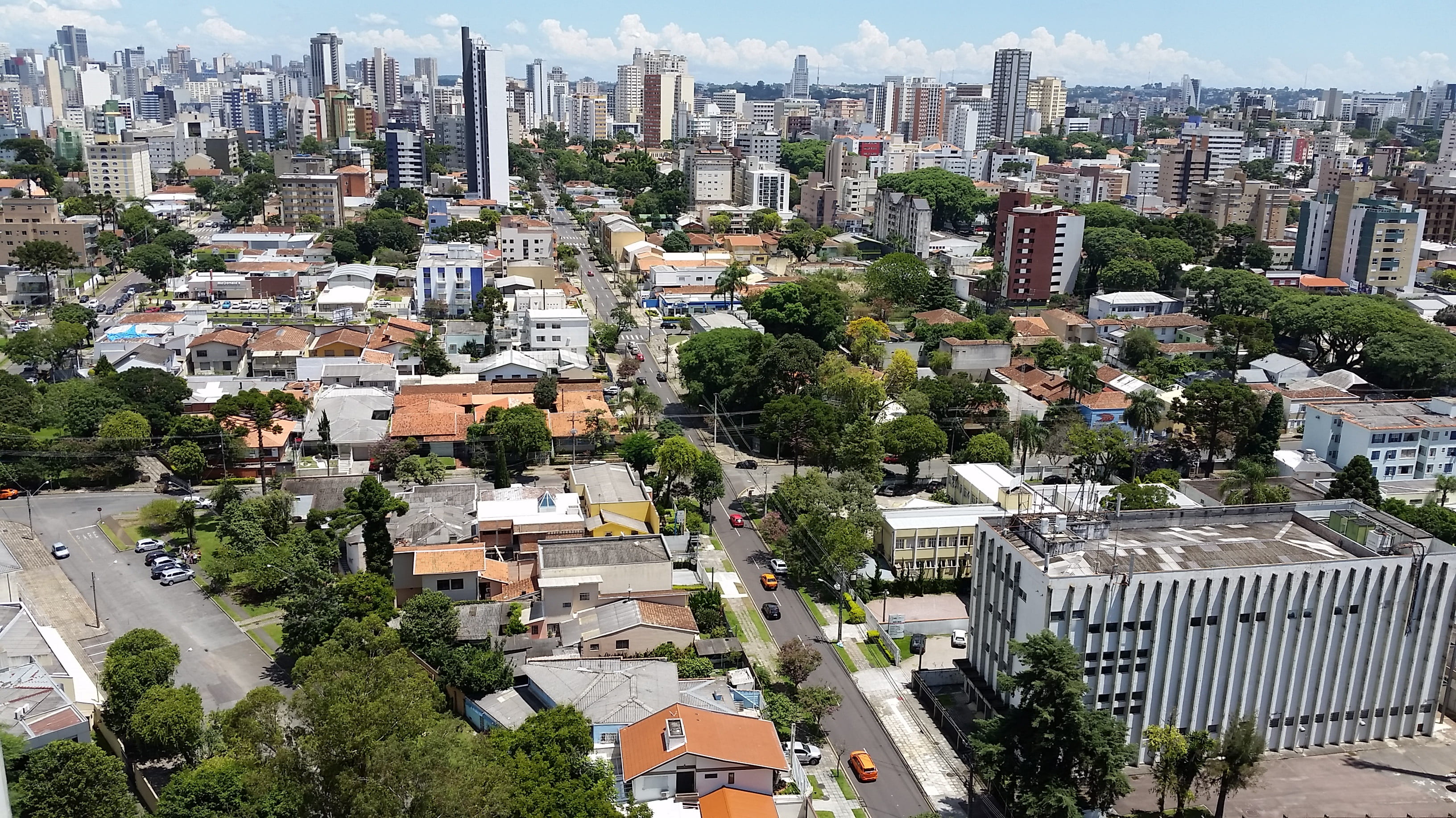 cityscape, built structure, horizon, plant, modern architecture, green, nature, life, tranquility, house, curitiba, day, outdoors, 2K, tree, skyscraper, HD Wallpaper