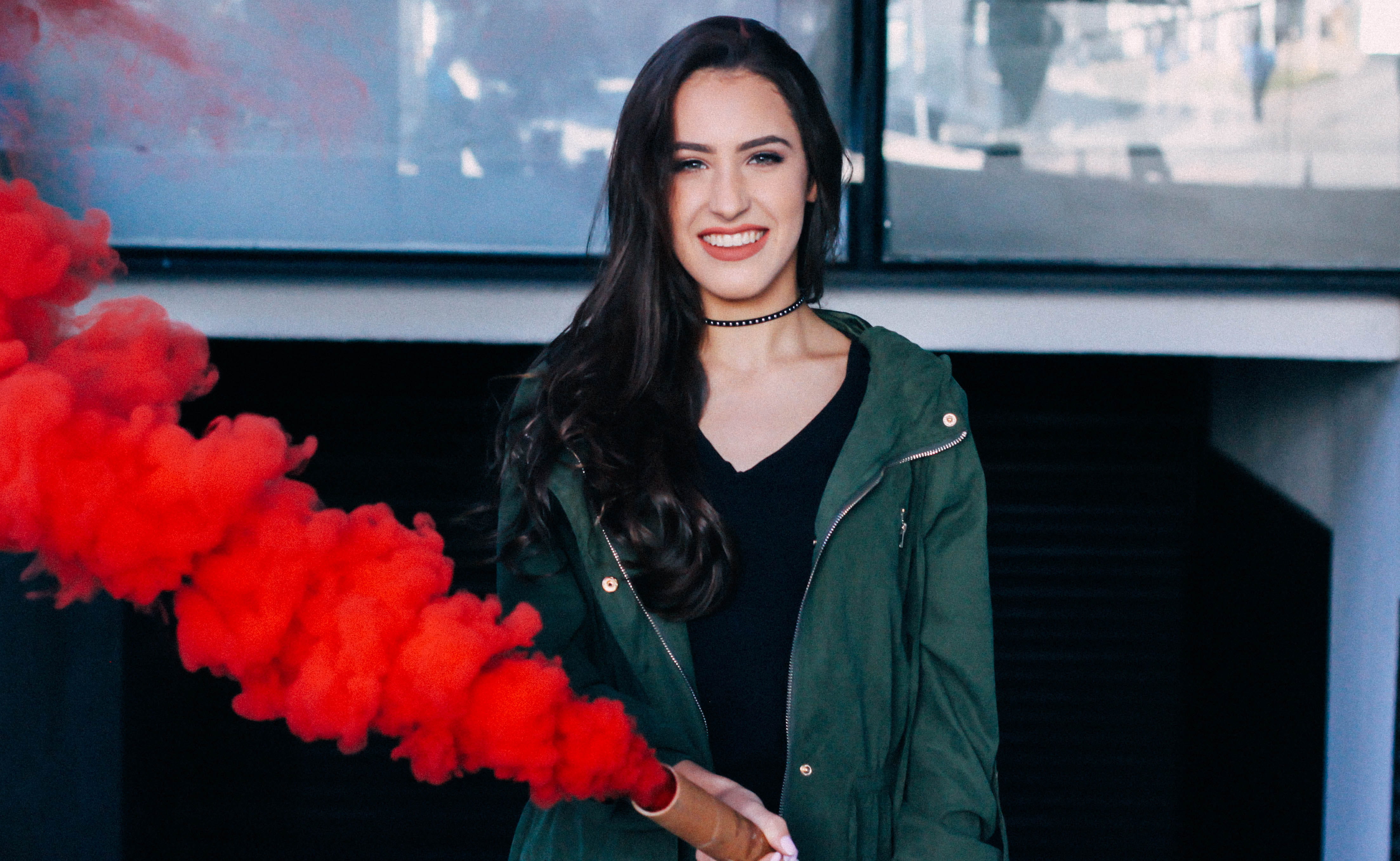 young adult, lifestyles, beatifull, smoke, flower, building, front view, happiness, portrait, brazil, woman, girl, smiling, standing, smile, women, casual clothing, HD Wallpaper