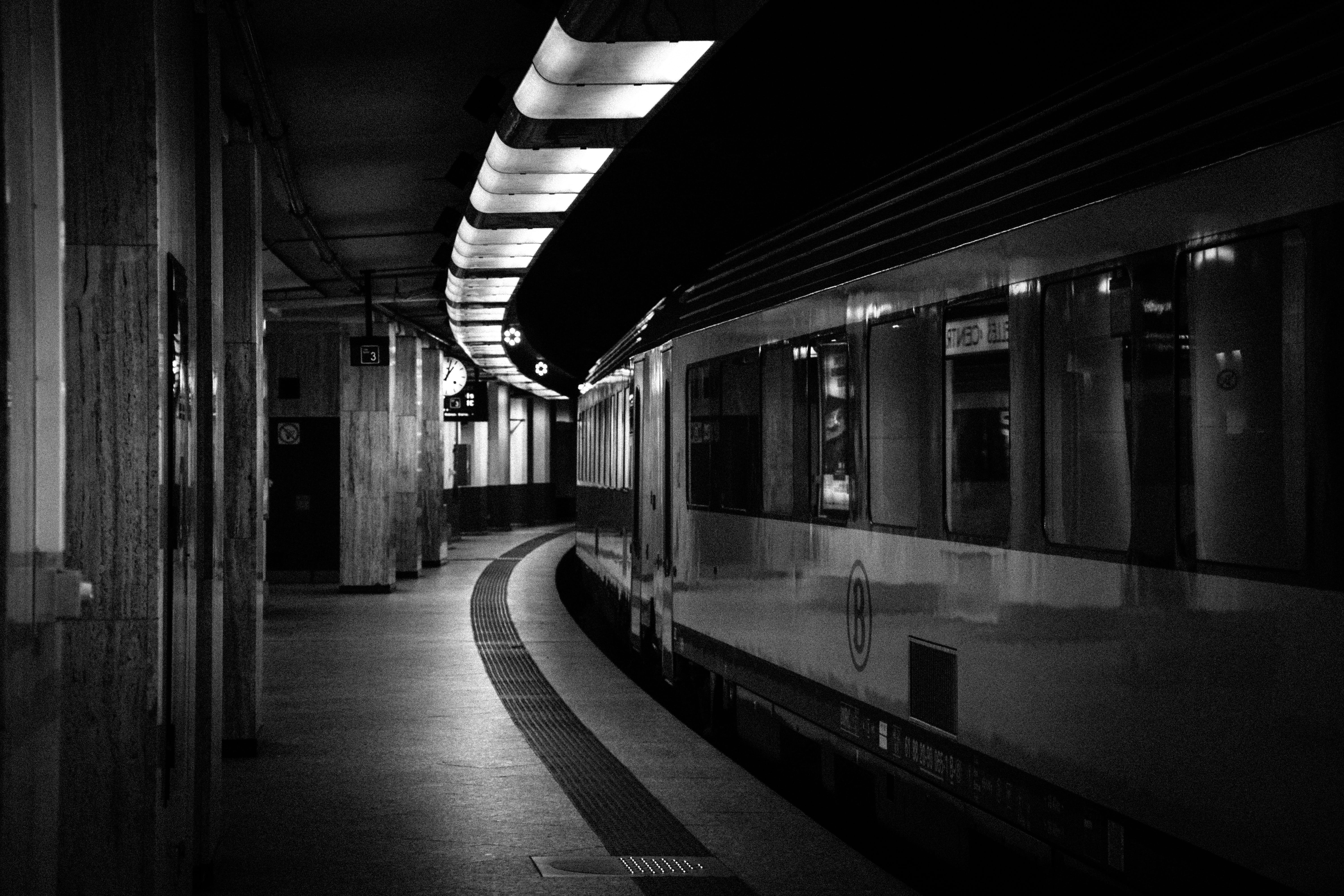 track, train station, no people, railroad station platform, train, railroad station, belgium, metro, mode of transportation, 5K, subway, ceiling, architectural column, HD Wallpaper