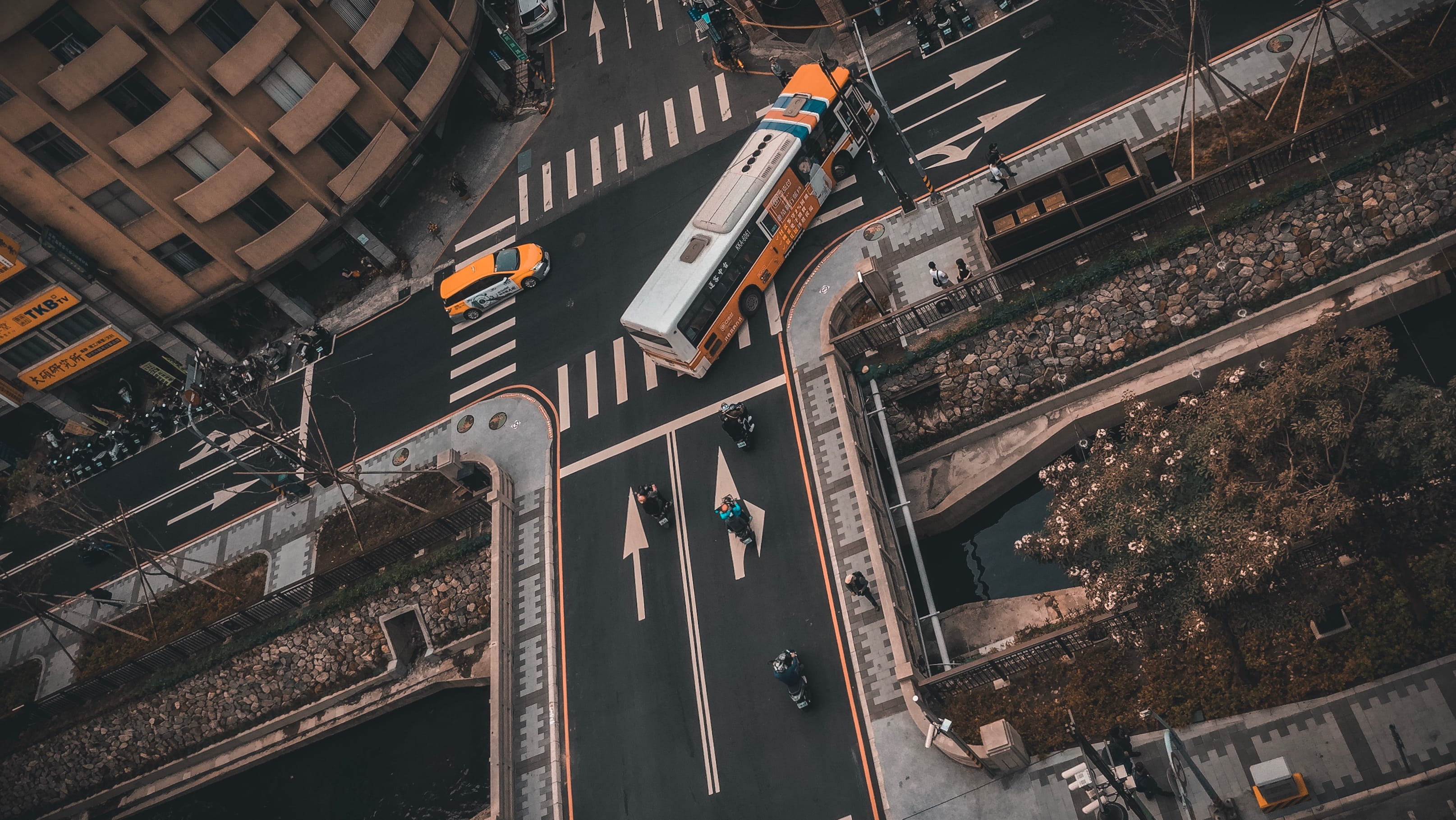 transportation, outdoors, street, built structure, day, real people, architecture, travel, taiwan, incidental people, high angle view, building exterior, HD Wallpaper