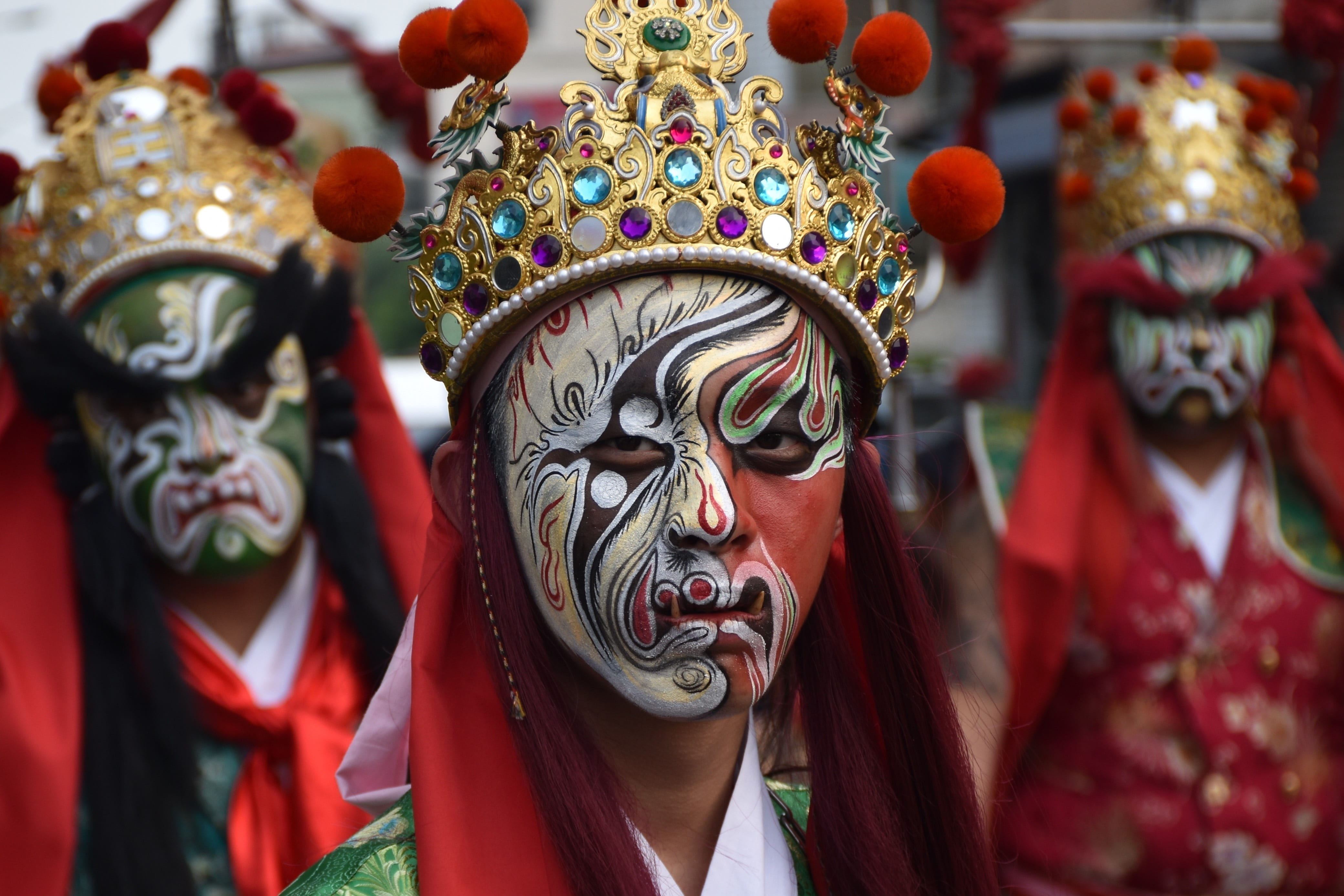 art and craft, ornate, creativity, focus on foreground, outdoors, decoration, taiwan, belief, close-up, taichung, temple, red, male likeness, traditional, HD Wallpaper