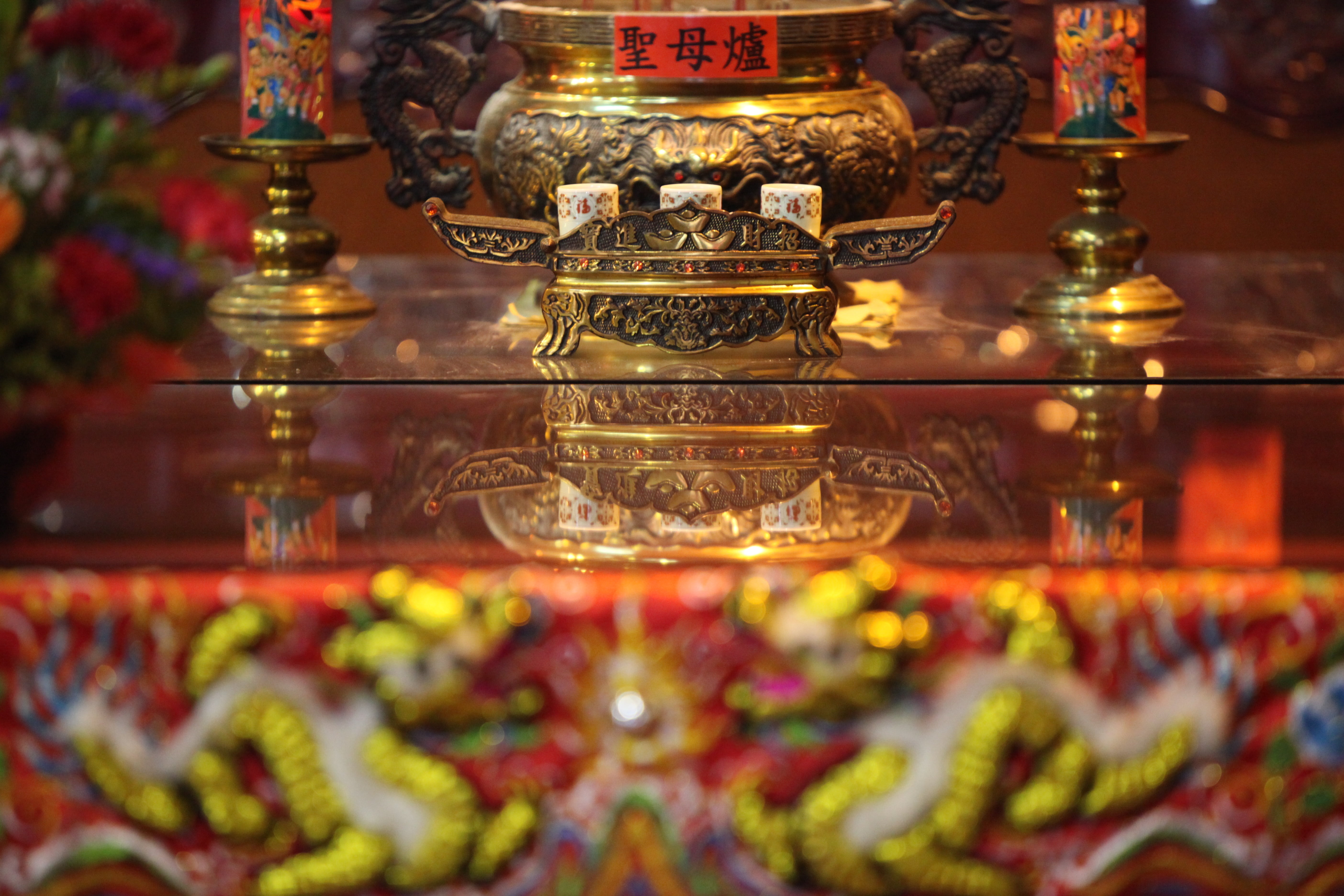 taichung wufeng day was the palace, selective focus, no people, religion, belief, decoration, altar, asia, human representation, wu was the great, pattern, HD Wallpaper