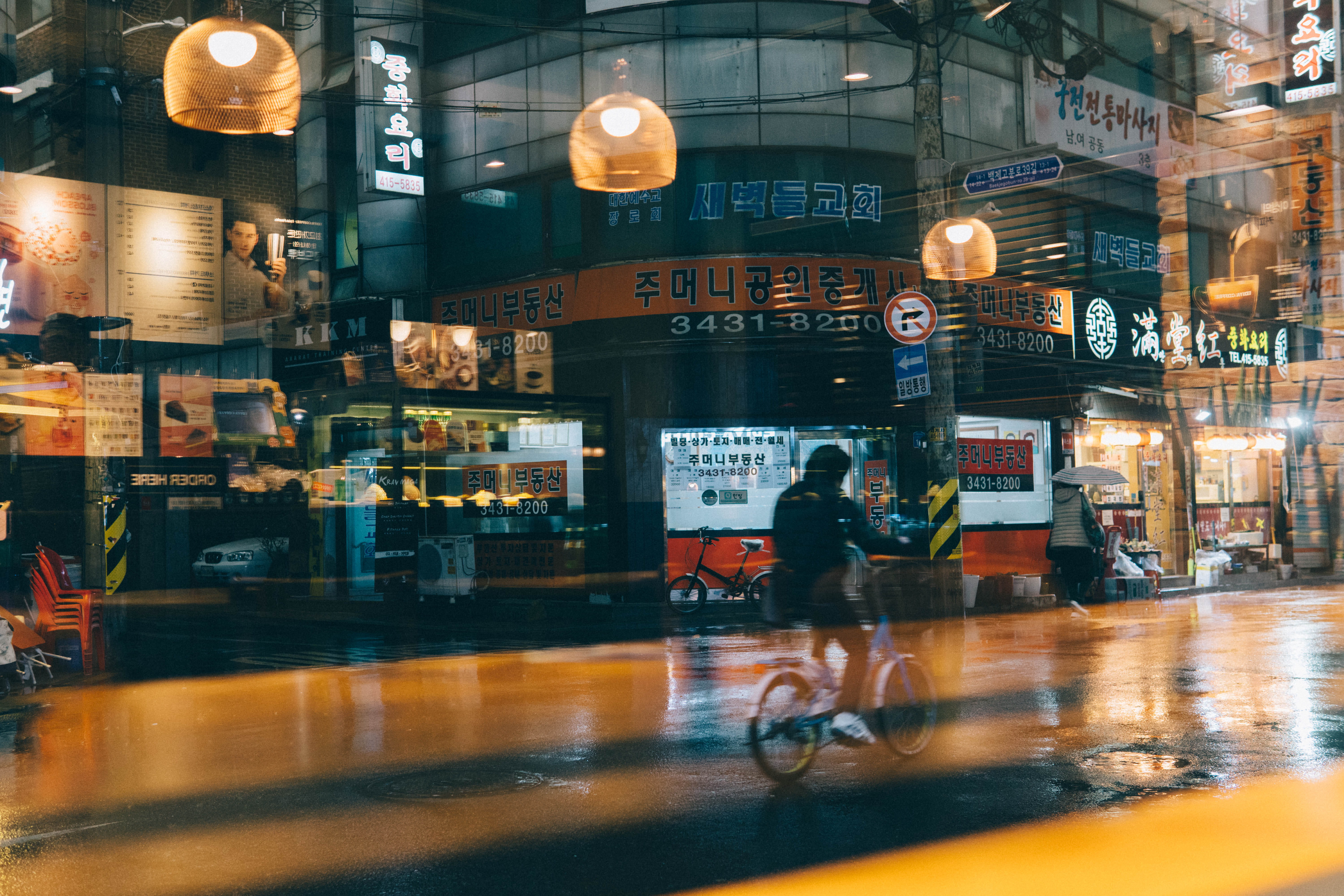glass - material, human, bicycle, transportation, seoul, handrail, incidental people, night, lighting equipment, group of people, riding, vehicle, restaurant, HD Wallpaper