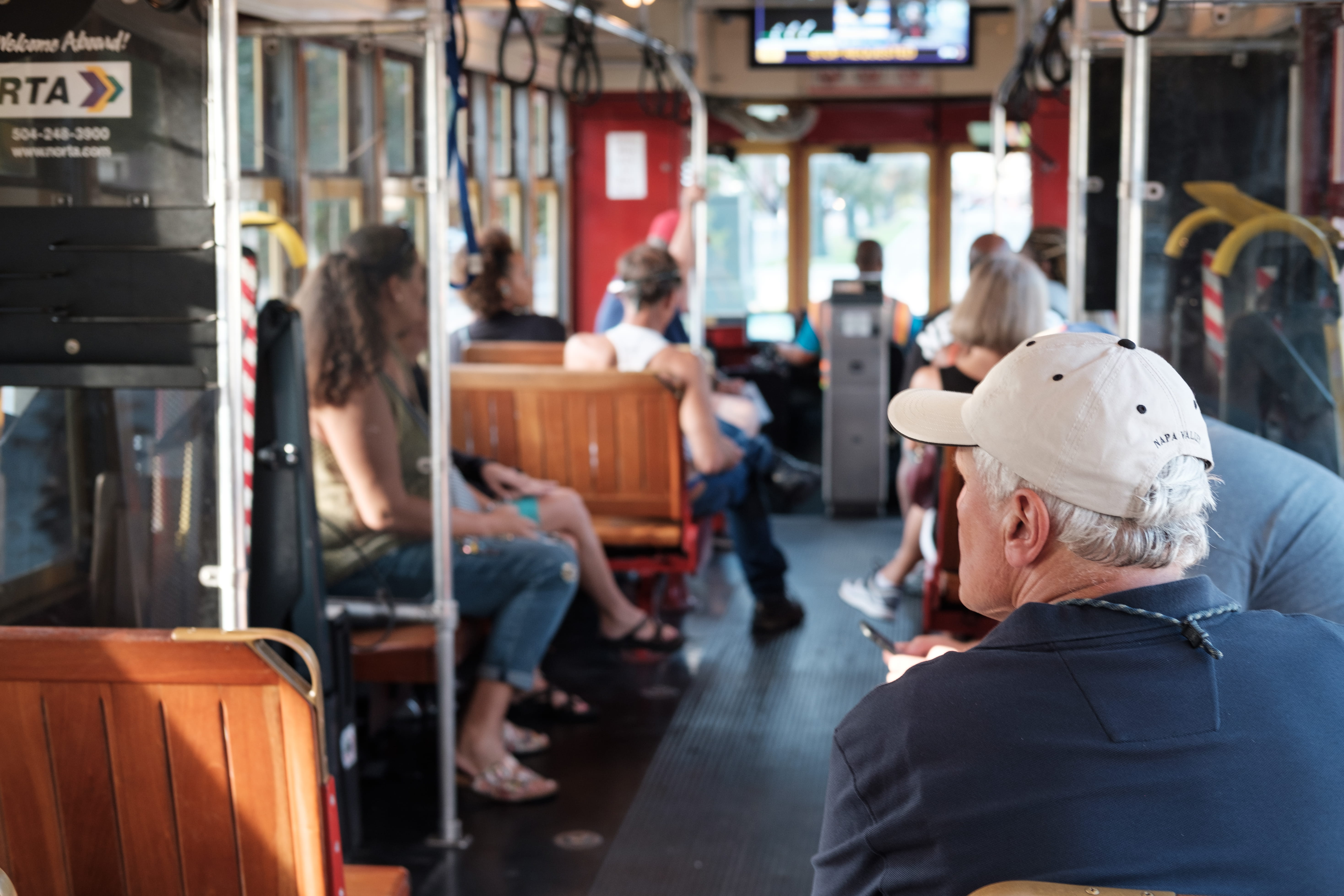 adult, man, focus on foreground, architecture, trolley, cradle, united states, cafe, transportation, interior, street, built structure, restaurant, blur, HD Wallpaper