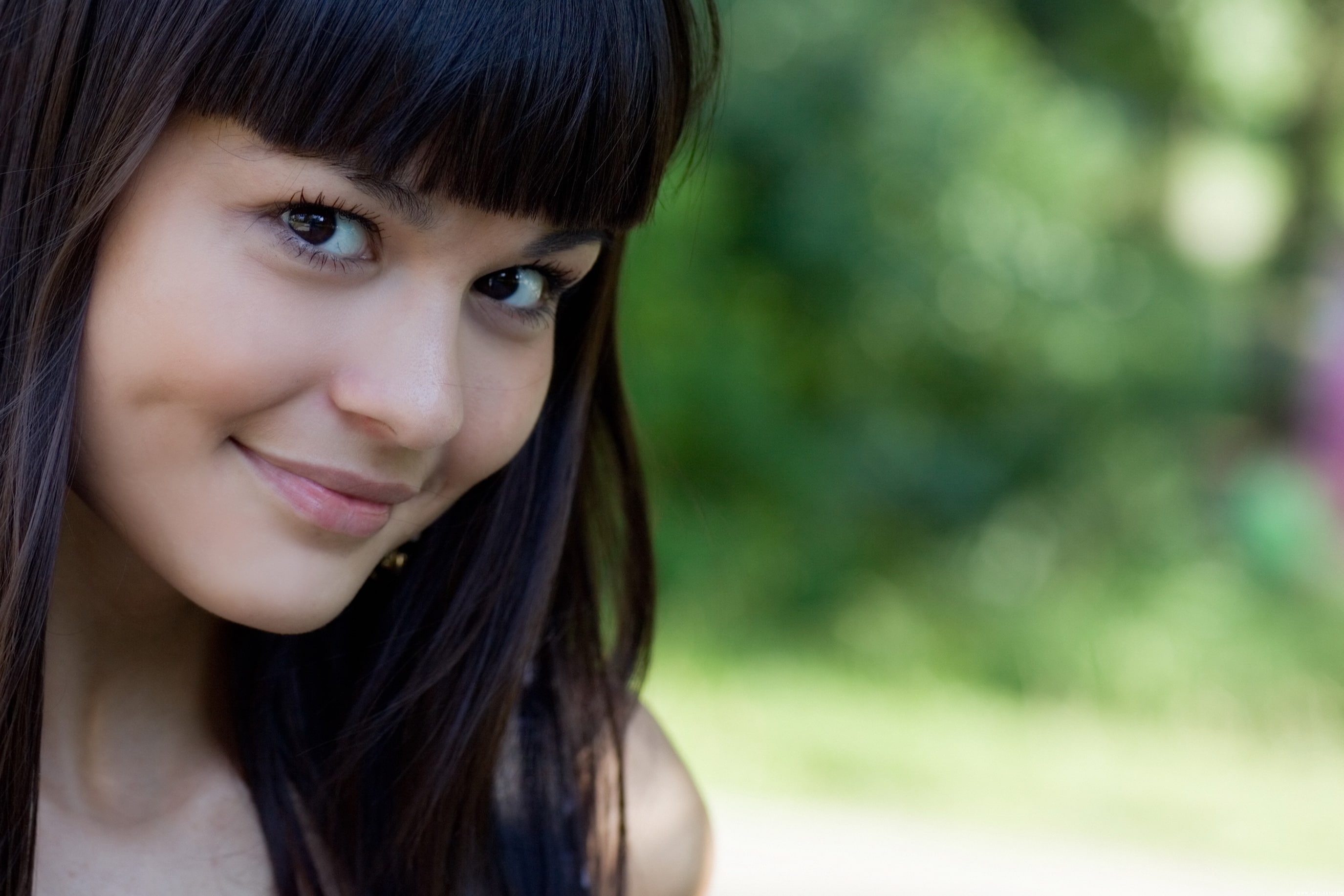 looking at camera, lipstick, Landysh, teenager, body part, adolescence, eyes, human face, young adult, headshot, smile, child, hairstyle, outdoors, one person, HD Wallpaper