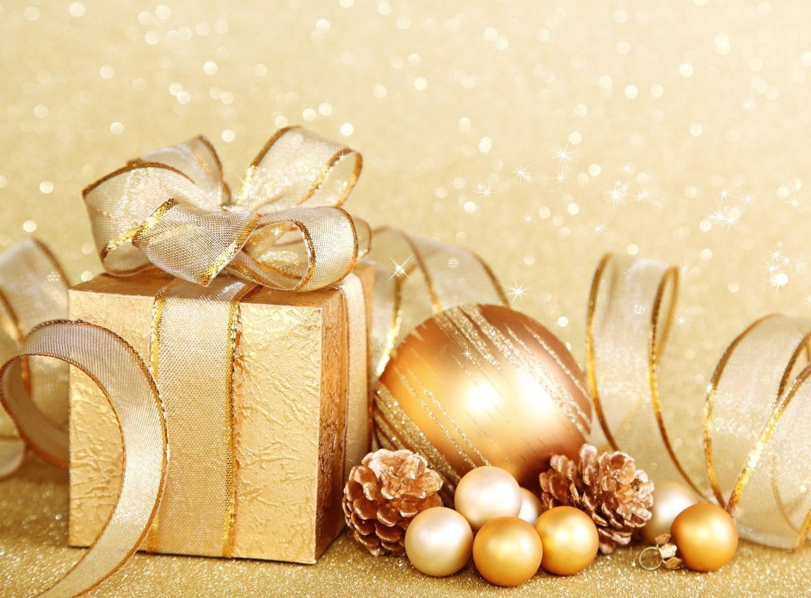 cones, christmas, christmas toys, holiday, 720P, gift, balls, toys, gold, HD Wallpaper