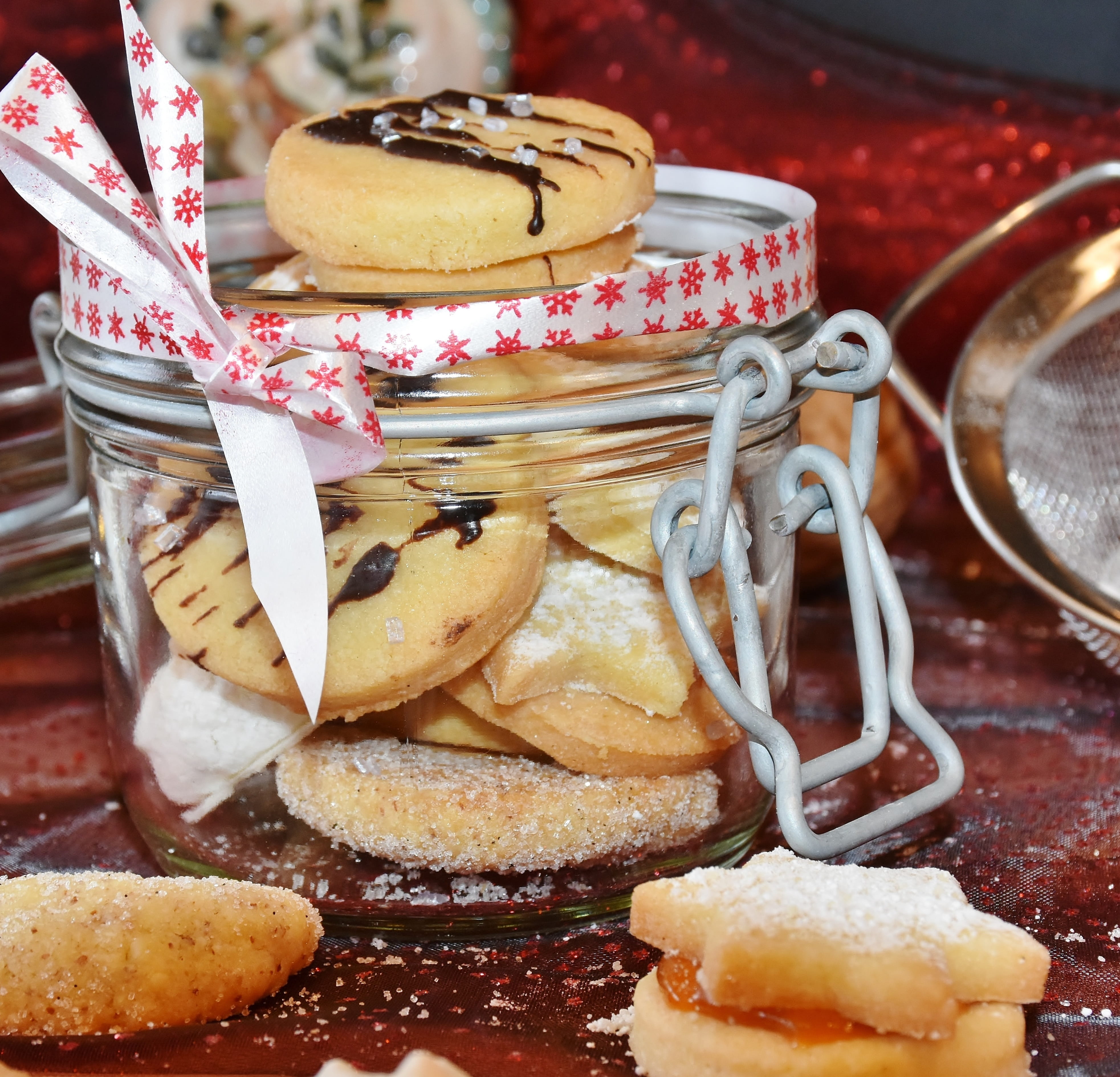 close-up, raw dough, fine pastry, indoors, food and drink, indulgence, red, bake, vanillekipferl, flour, small cakes, craft, baked, jar, food, dough, sugar, HD Wallpaper
