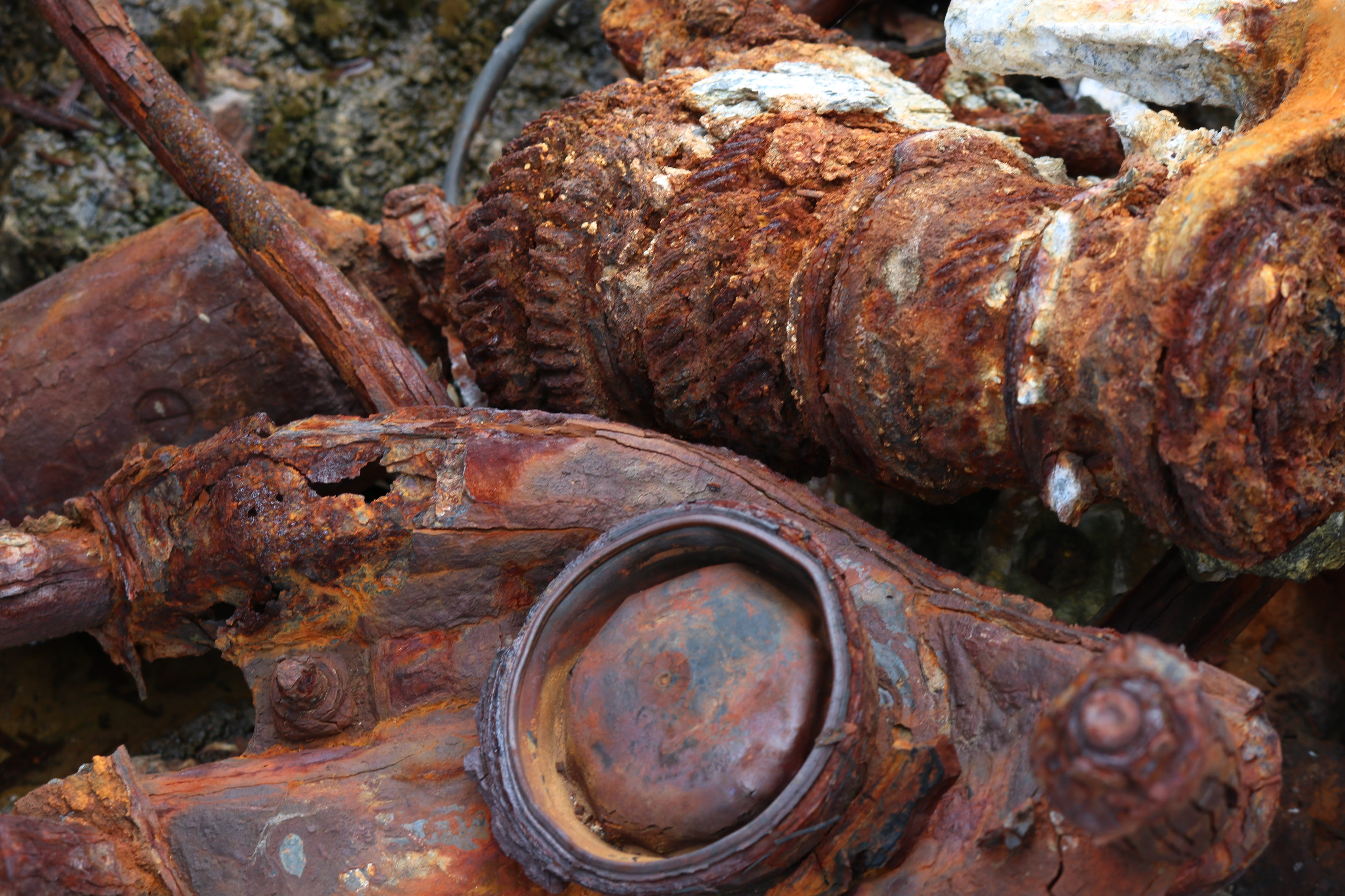 broken, motor, industry, machine, gears, vehicle, day, close-up, macro, rusty, obsolete, scrap, iron, old, deterioration, rusted, abandoned, auto, high angle view, HD Wallpaper