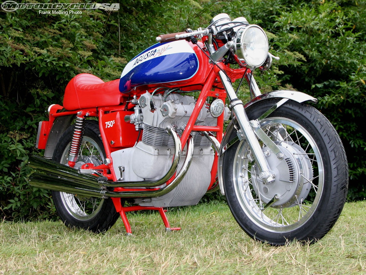 tree, red, nature, grass, chrome, motorcycle, helmet, MV agusta, mode of transportation, stationary, sunlight, day, wheel, field, 720P, green color, land, HD Wallpaper