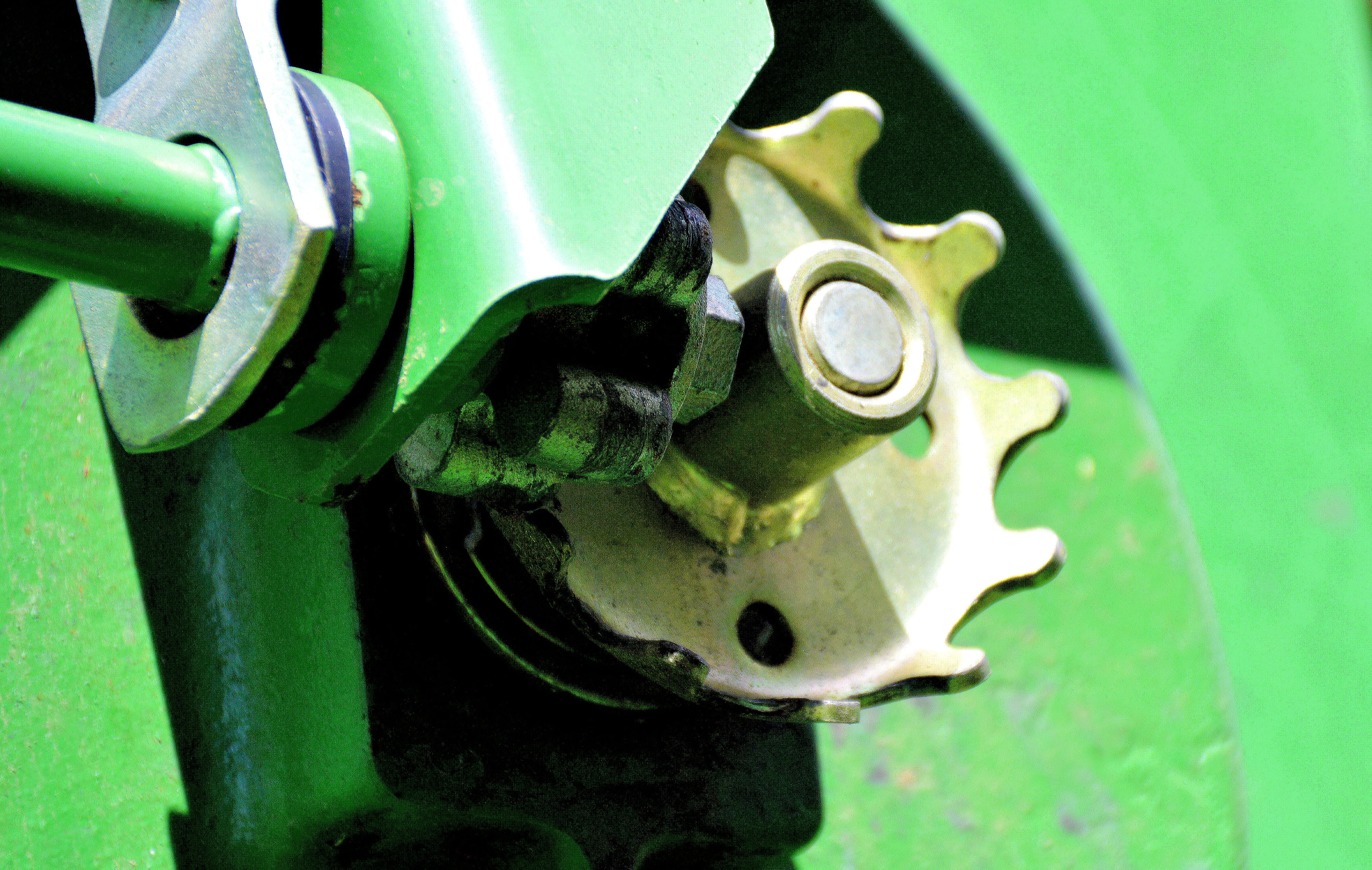 4K, day, equipment, outdoors, agricultural machine, mount, green color, selective focus, fixing, drehteile, machinery, screw, old, shadow, mother, nature, HD Wallpaper
