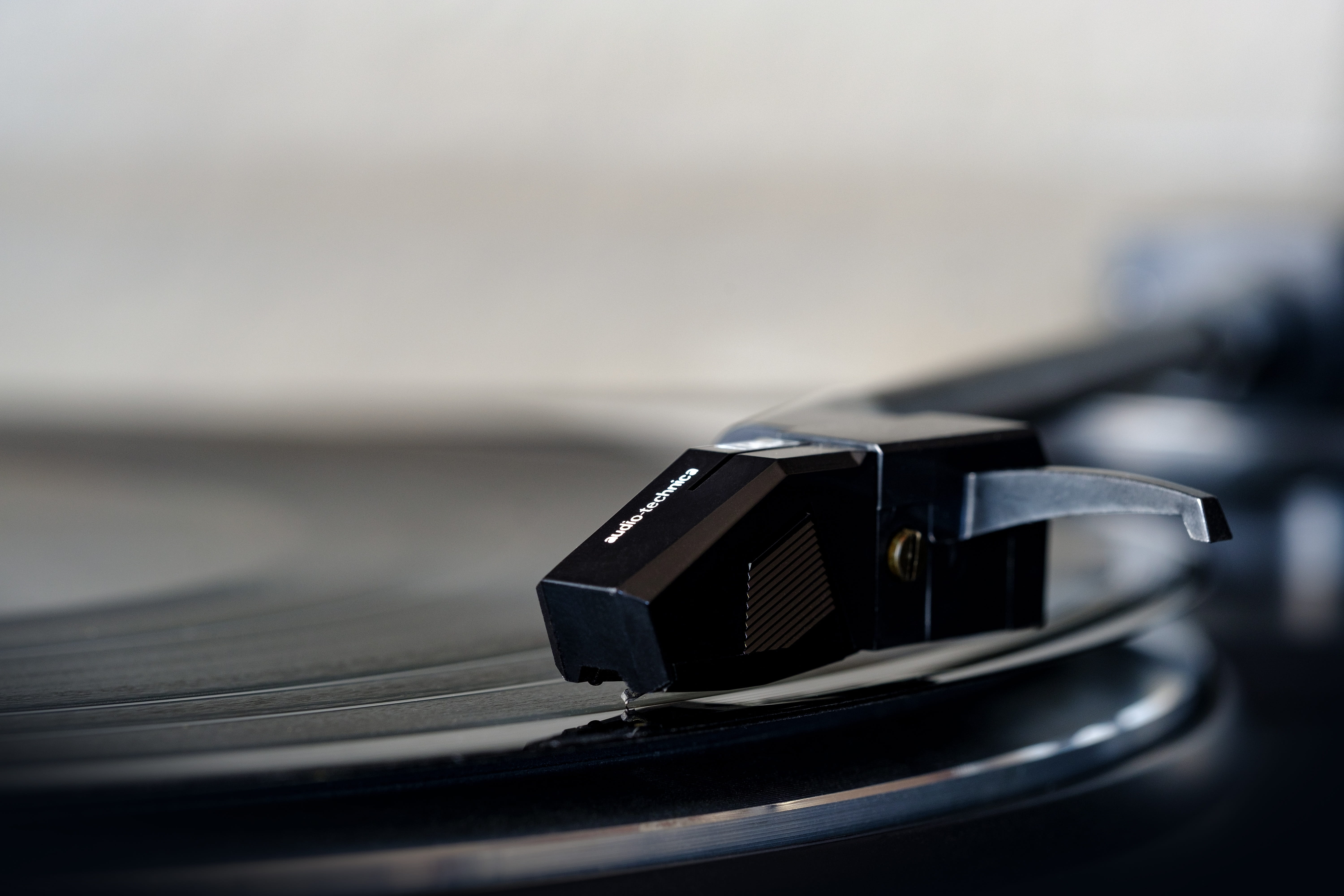 5K, black color, record player needle, turntable, nostalgia, audio equipment, vintage, hifi, sound, focus on foreground, plate, music, still life, needle, HD Wallpaper