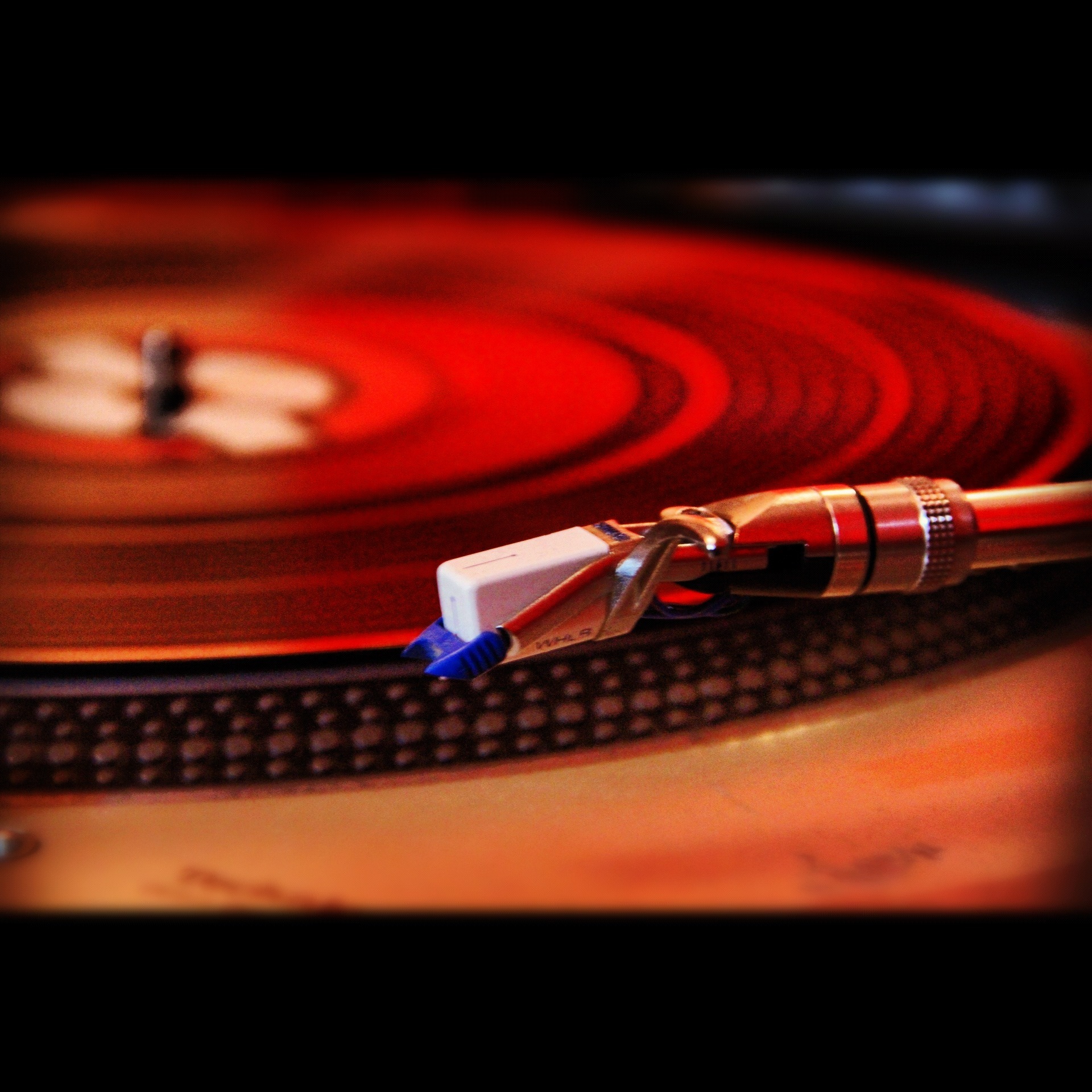 selective focus, arts culture and entertainment, 1080P, brown, music, musical instrument, record, audio equipment, equipment, retro styled, red, selective, Phone HD Wallpaper
