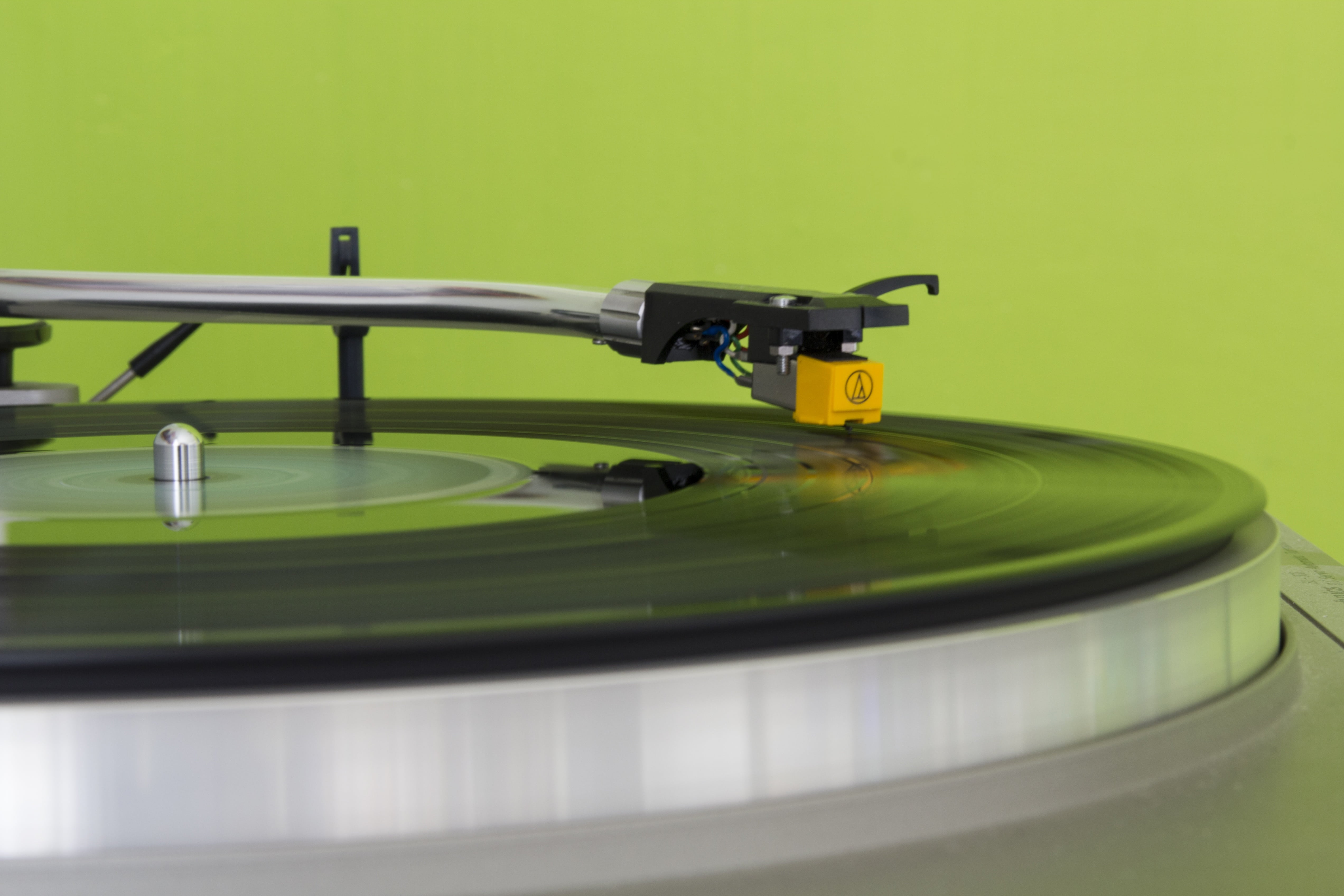 indoors, closeup, music, close-up, green, equipment, selective focus, record, technology, 4K, spinning, musical instrument, turntable, arts culture and entertainment, HD Wallpaper