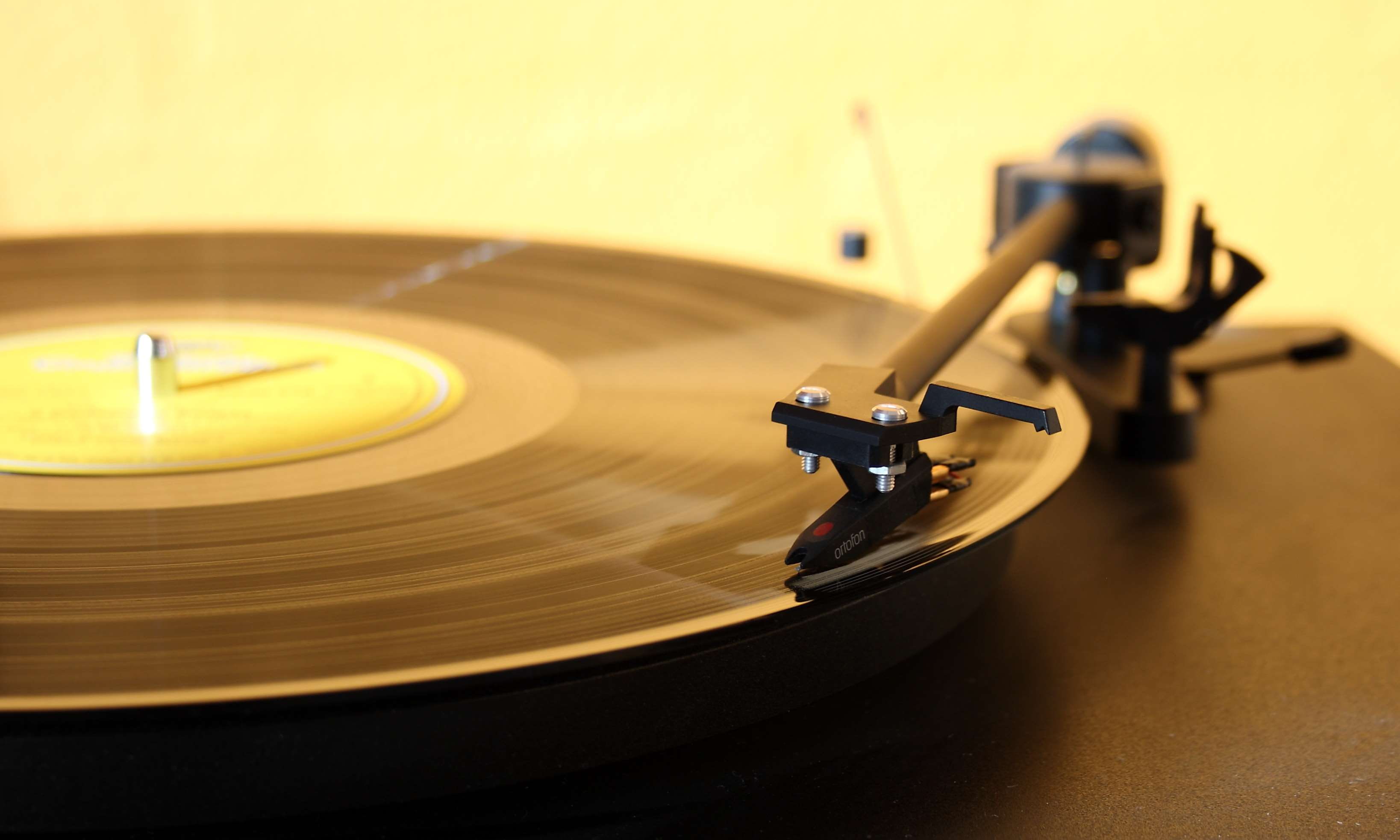 retro styled, equipment, no people, antique, close-up, gramophone, technology, record, indoors, record player needle, music, black color, arts culture and entertainment, HD Wallpaper
