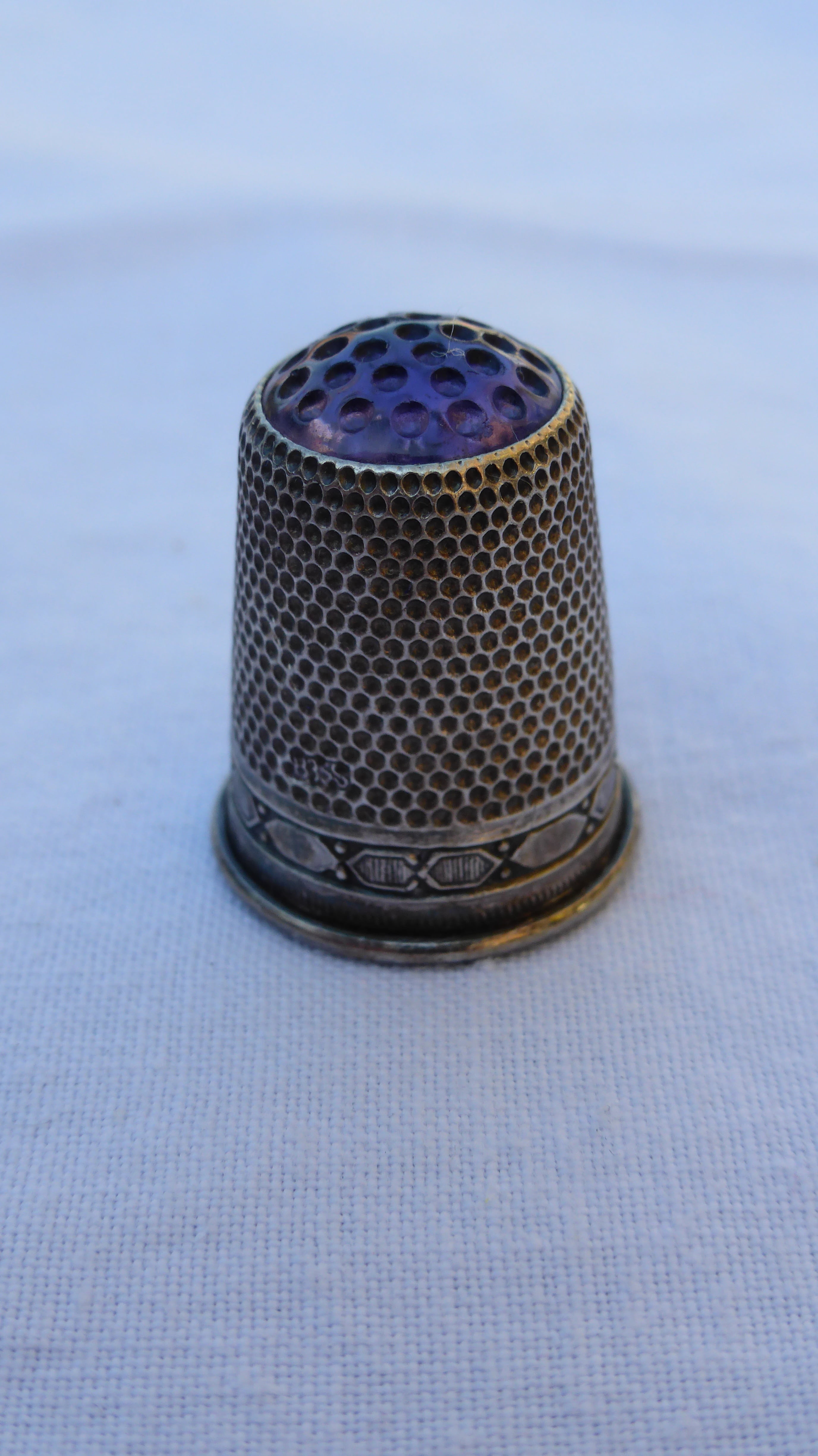 hole, day, circle, technology, arts culture and entertainment, thimble, steel, indoors, sew, copy space, communication, 4K, silver, focus on foreground, Phone HD Wallpaper