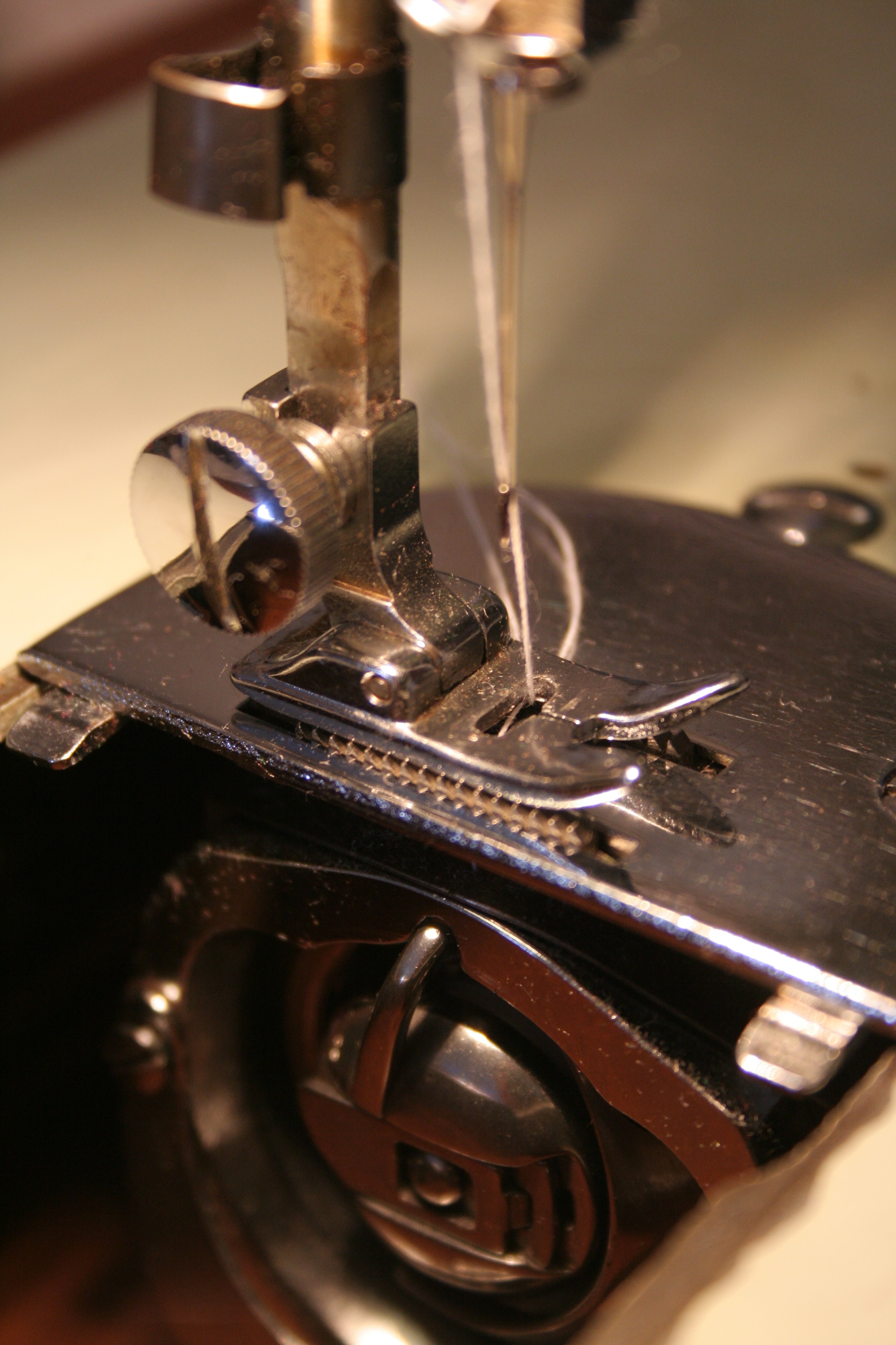 foot, old, selective focus, 2K, thread, apparel, technology, stitch, high angle view, bobbin, equipment, focus on foreground, craft, close-up, sewing, Phone HD Wallpaper
