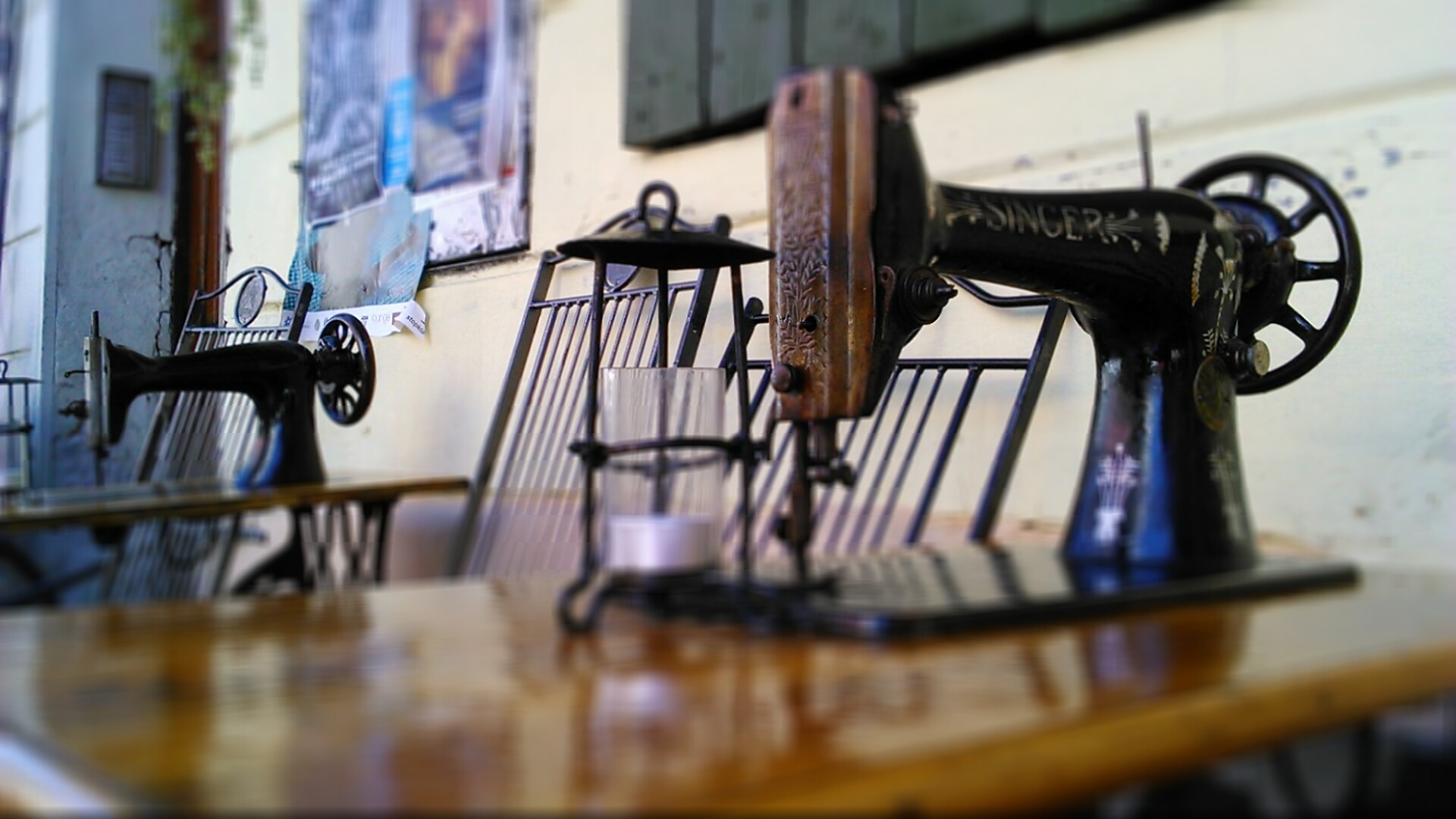 workshop, singer, black, large group of objects, no people, metal, seat, machine, 1080P, art and craft, day, business, near, wood - material, room, reflection, HD Wallpaper