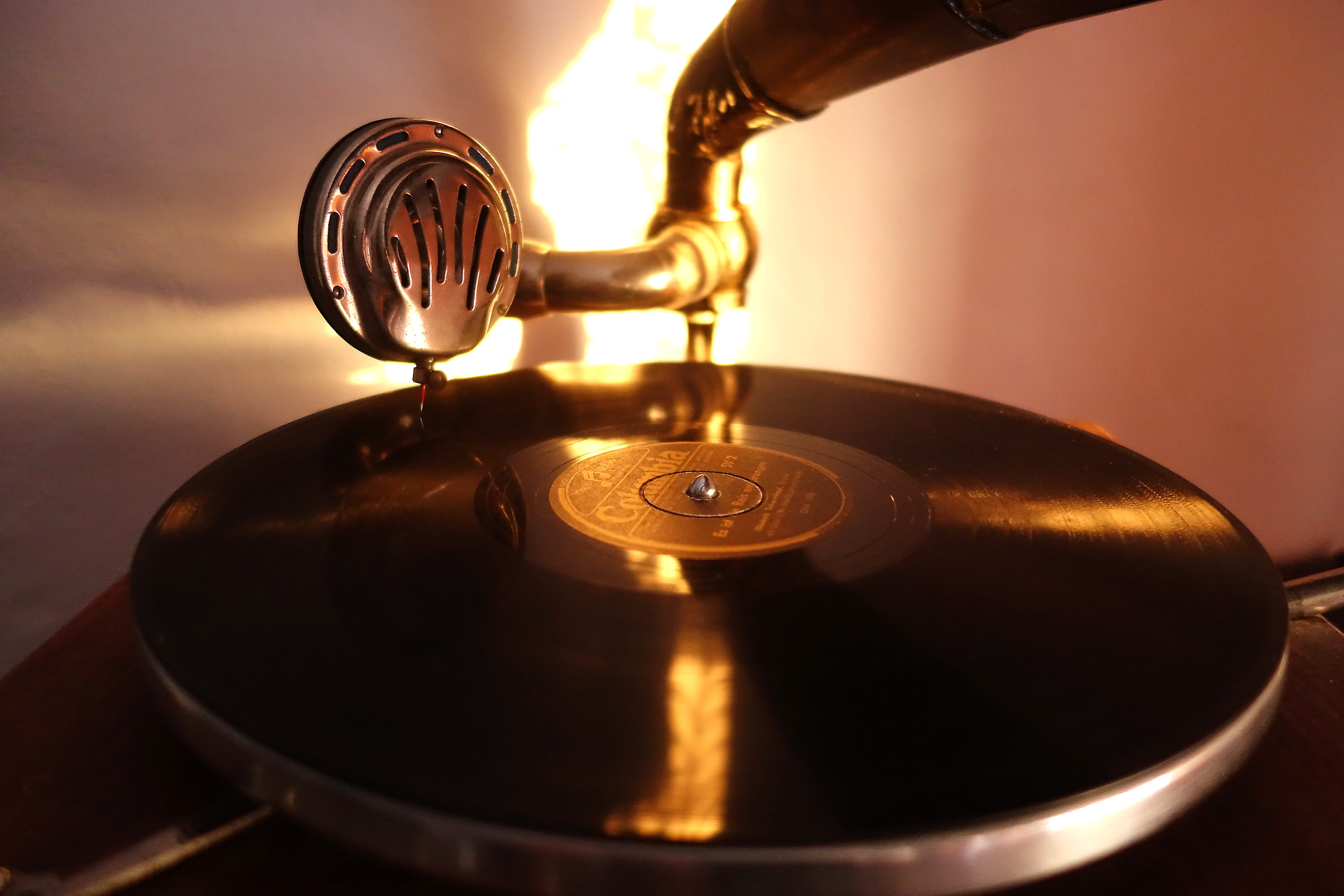 record, motion, antique, close-up, indoors, colored background, technology, 5K, focus on foreground, Turntable, old-fashioned, tinge, Music, studio shot, HD Wallpaper