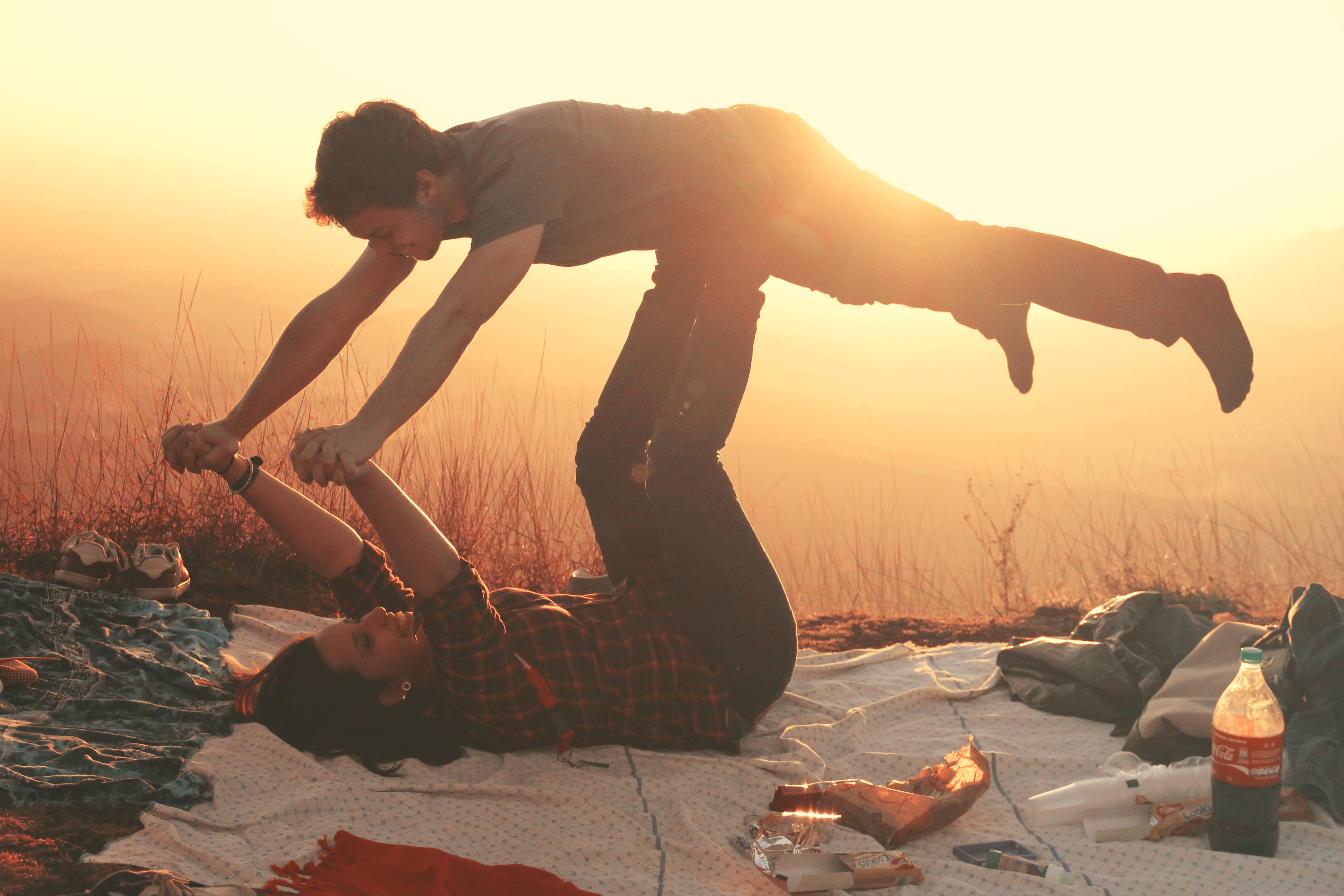 happy, lifestyles, people, sand, sun, female, men, man, food, nature, togetherness, mid adult men, young adult, orange color, love, sunset, sunlight, leisure activity, HD Wallpaper