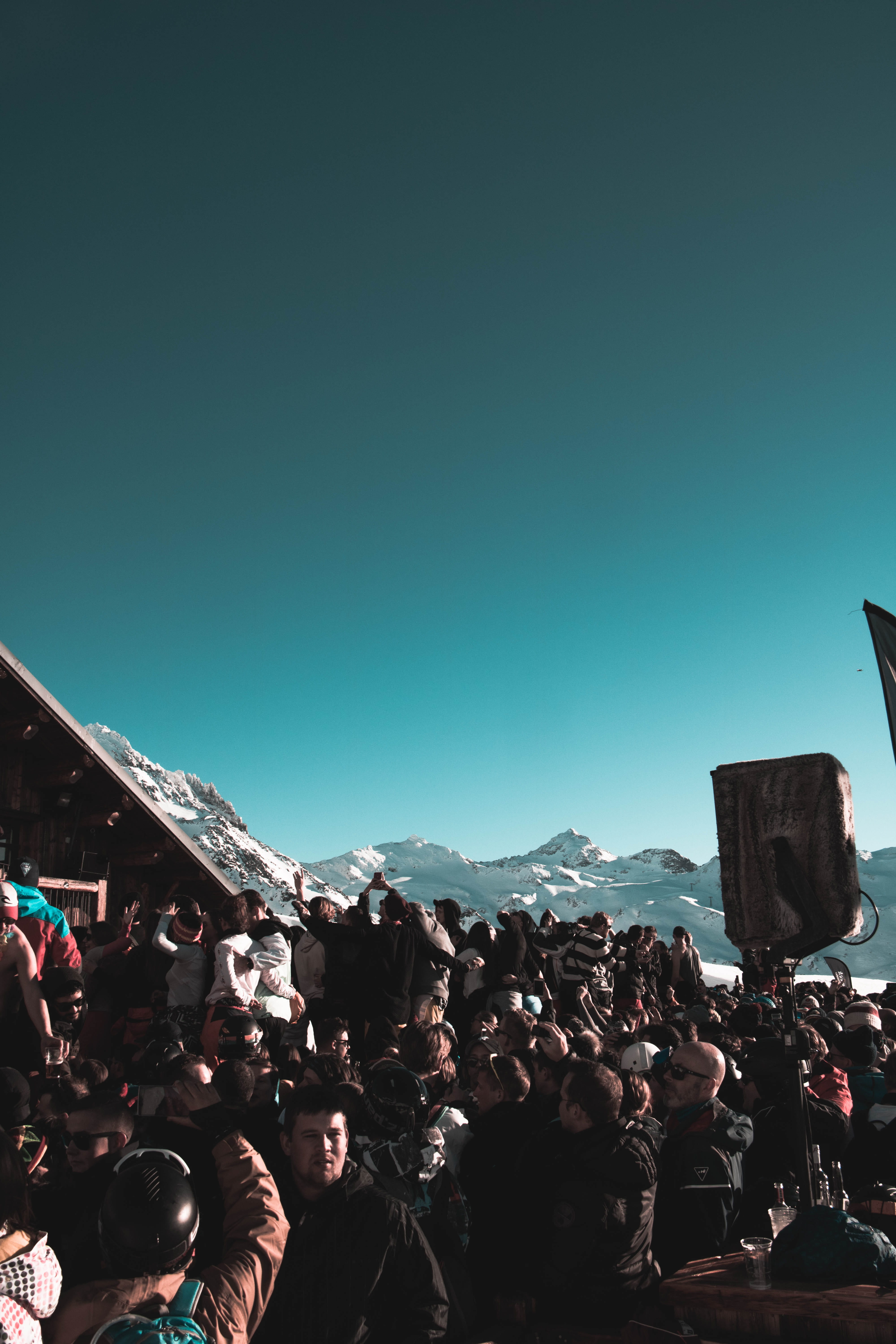 group of people, festival, sky, adult, audience, leisure activity, spectator, la folie douce, landscape, real people, lifestyles, enjoyment, day, mountain, Phone HD Wallpaper
