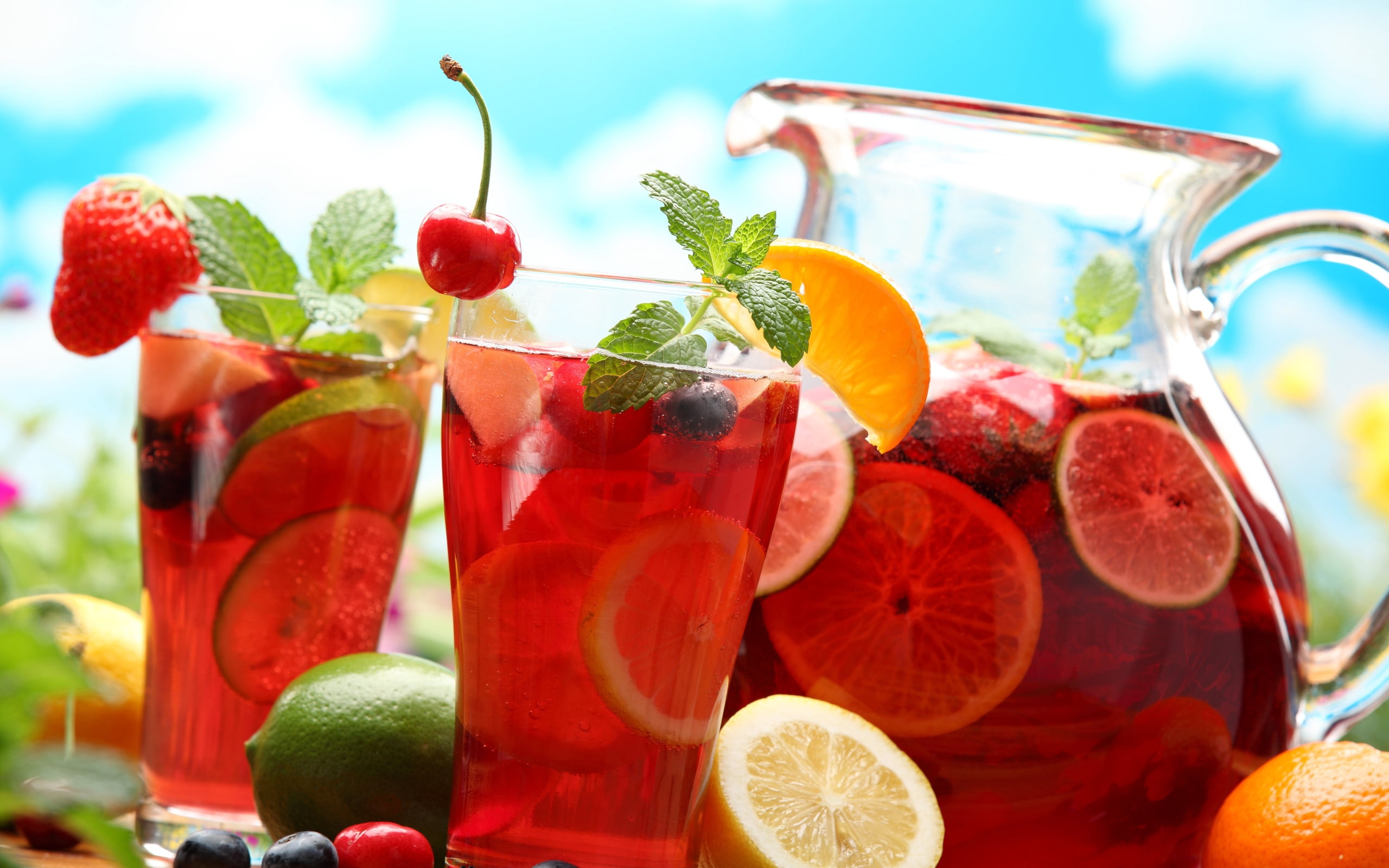 alcohol, backgrounds, slice, citrus Fruit, clear, healthy Eating, no People, focus on foreground, drinking Glass, transparent, red, freshness, decanter, HD Wallpaper
