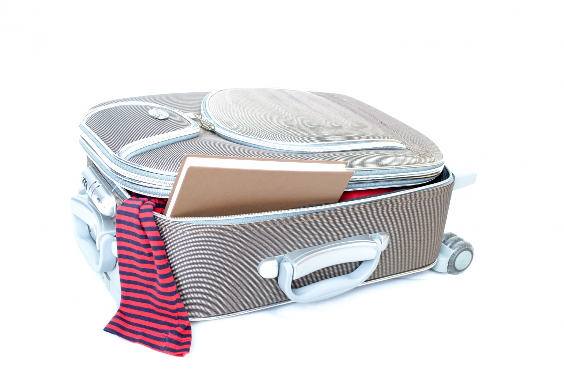 travel, single Object, holiday, white, pack, visit, open, old, towel, object, handle, retro, leisure, cut out, book, container, file, color, recreation, HD Wallpaper