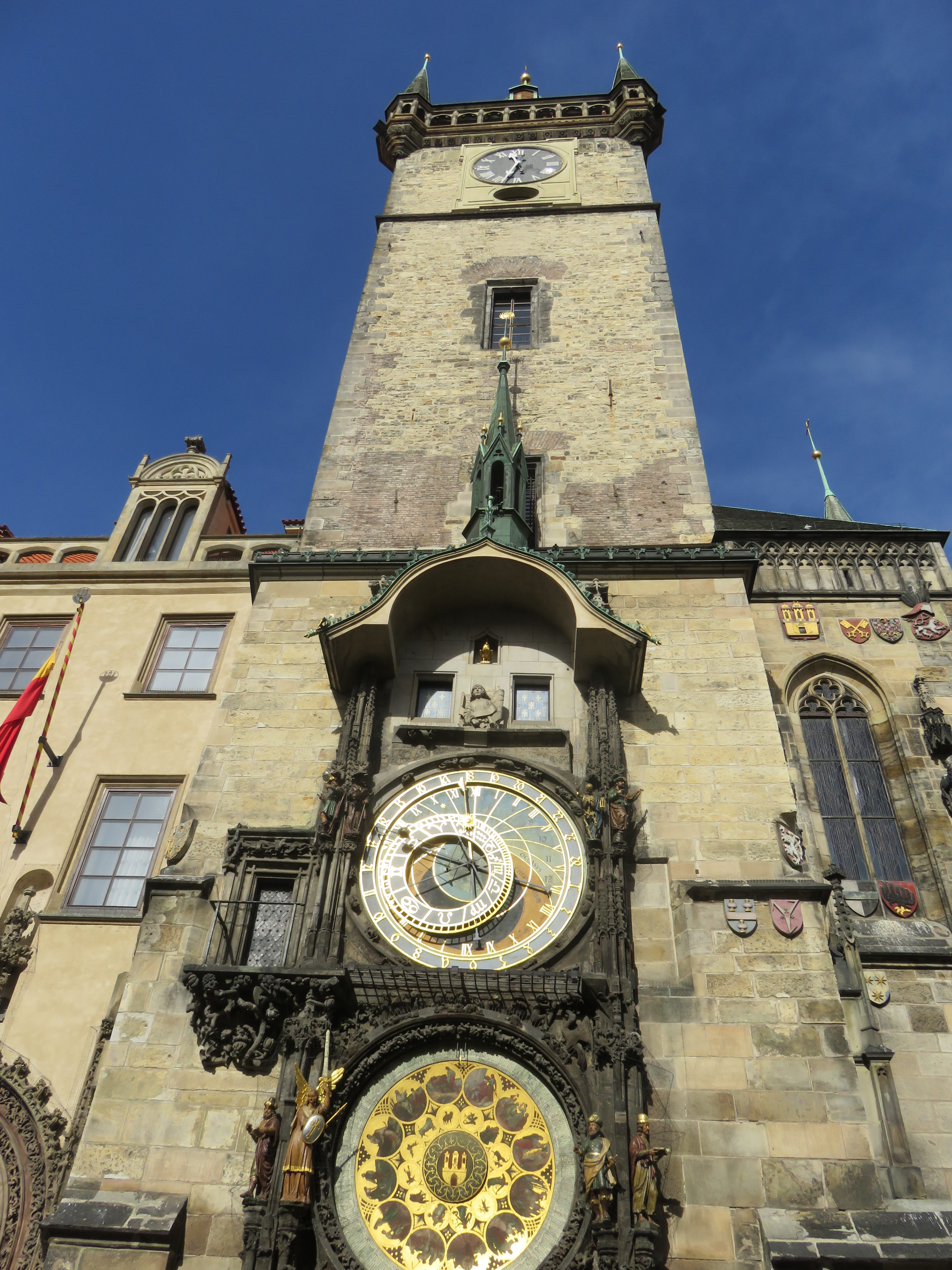 travel destinations, 5K, roman numeral, astronomical clock, day, no people, architecture, clock, tower, nature, time, old, religion, orloj, building exterior, Phone HD Wallpaper