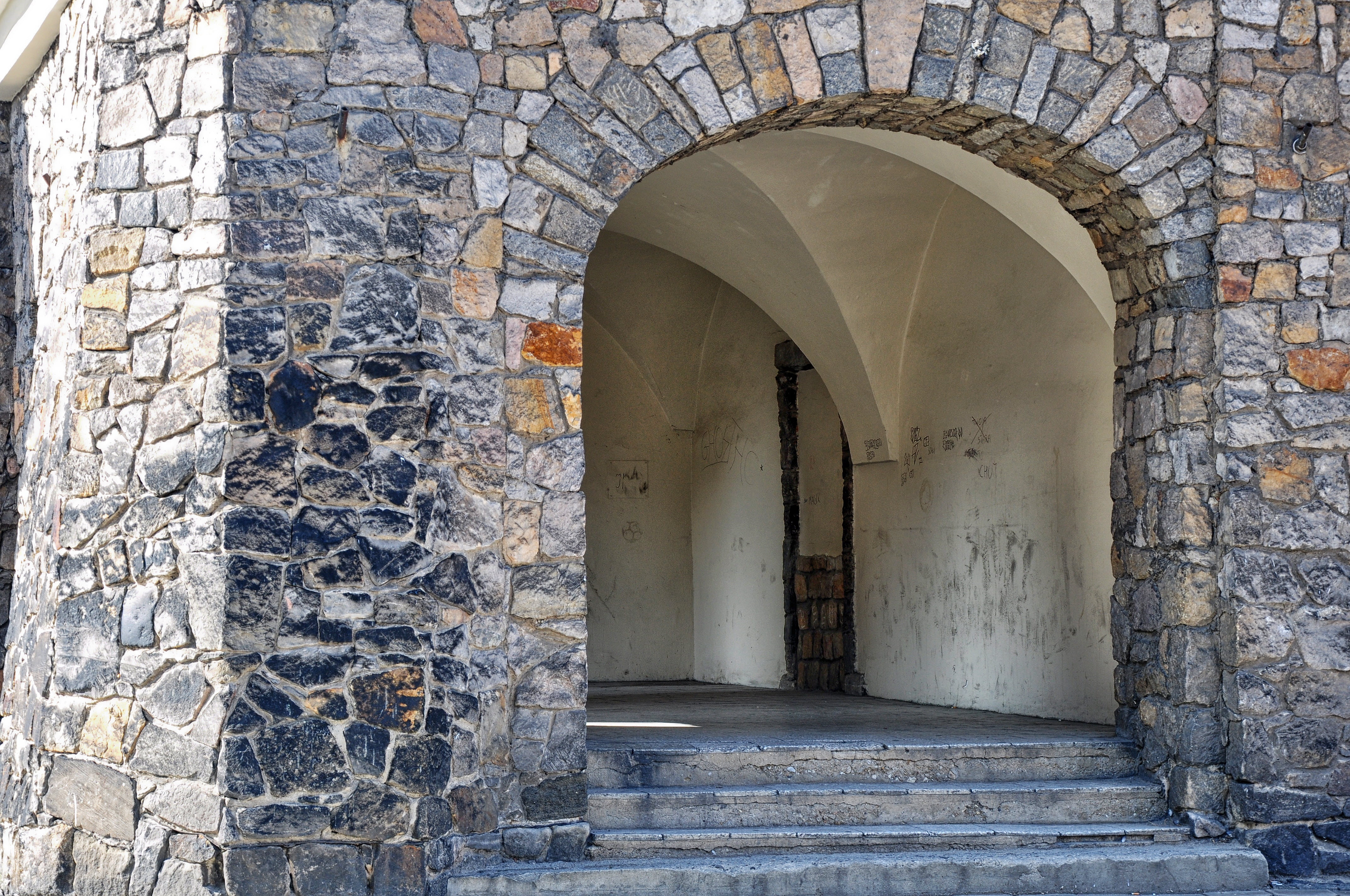 entrance, houses, stone wall, old house, opole, the market, arched, architecture, arcade, tourism, outdoors, the town hall area, abandoned, old buildings, HD Wallpaper