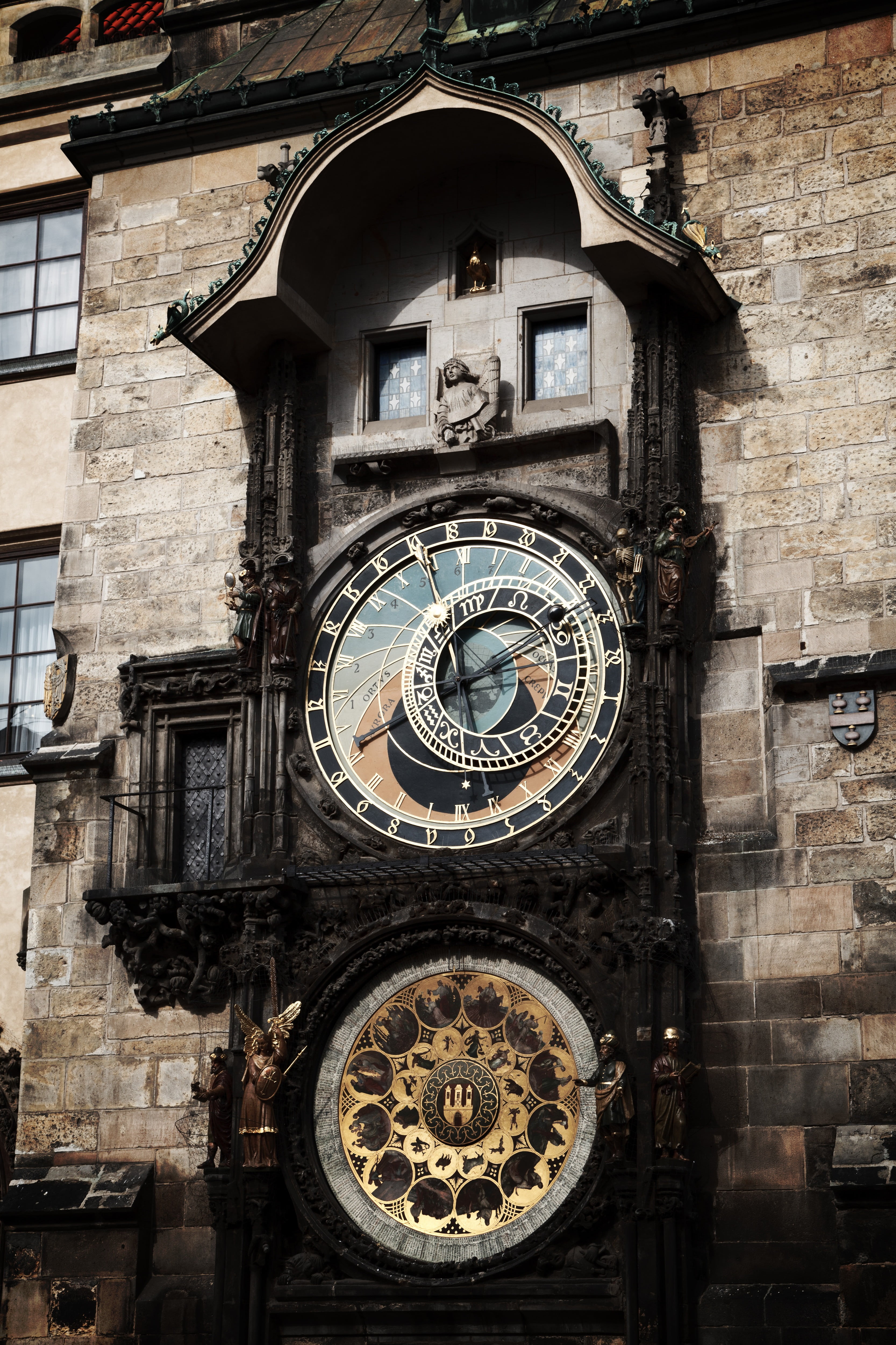 clock tower, the past, antique, low angle view, famous, architecture, tourism, astronomical, no people, building, travel, history, space, clock, czech, Phone HD Wallpaper