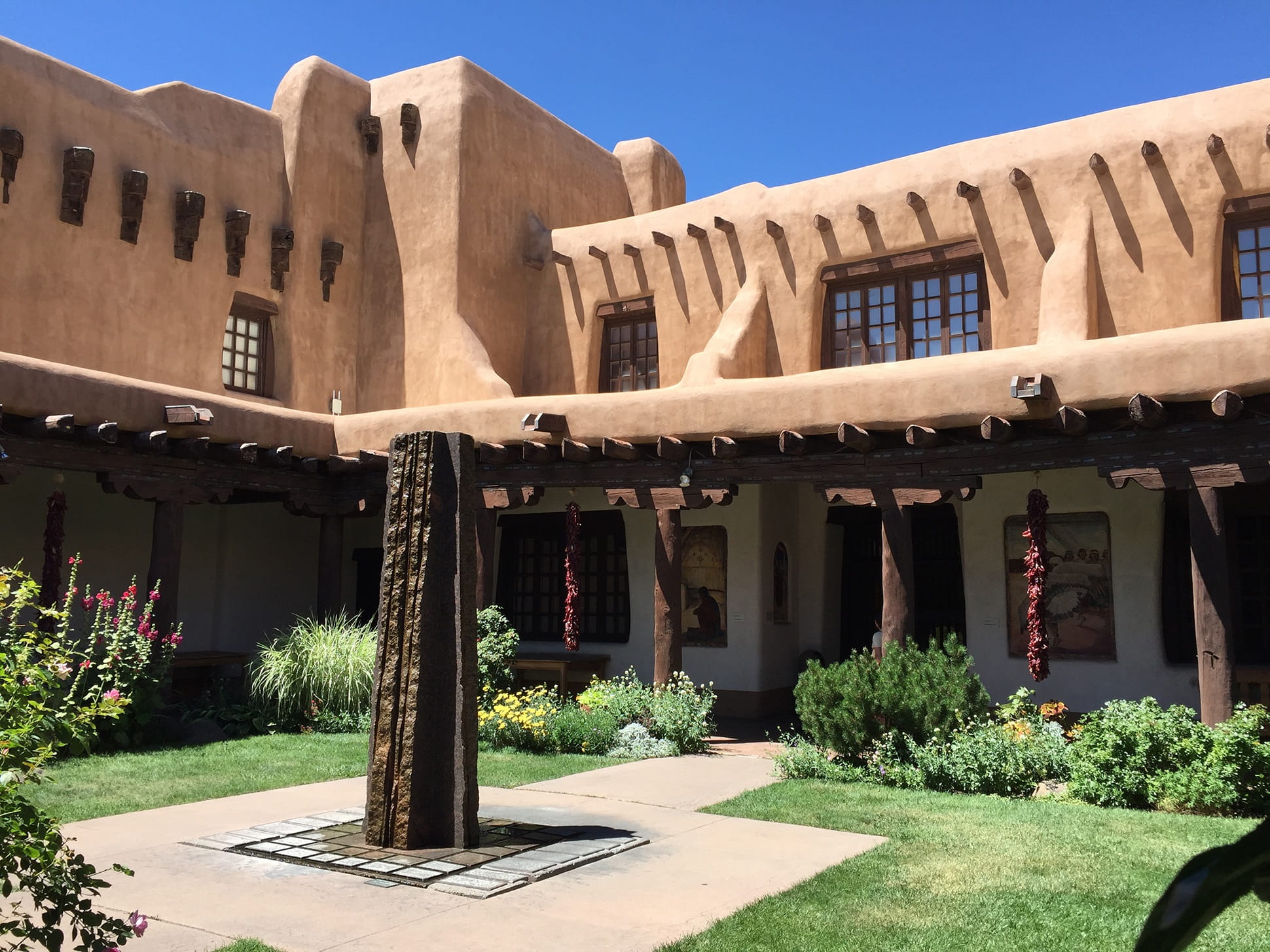 new mexico, museum, outdoors, sky, Building, no people, tree, courtyard, exterior, adobe, plant, nature, Southwestern, design, city, sunny, travel destinations, HD Wallpaper