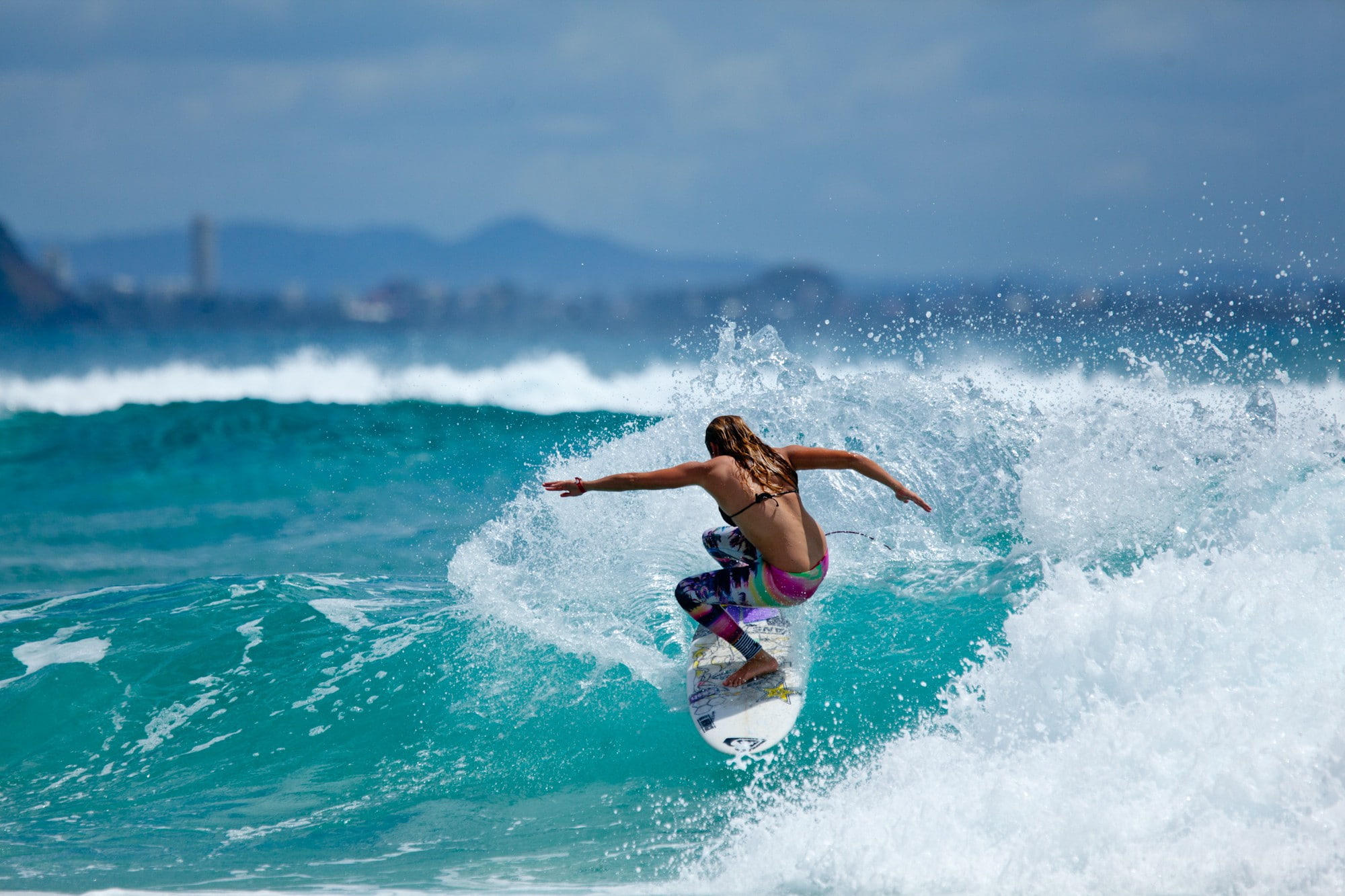 1080P, back, sports, women on beach, brunette, surfers, women, HD Wallpaper