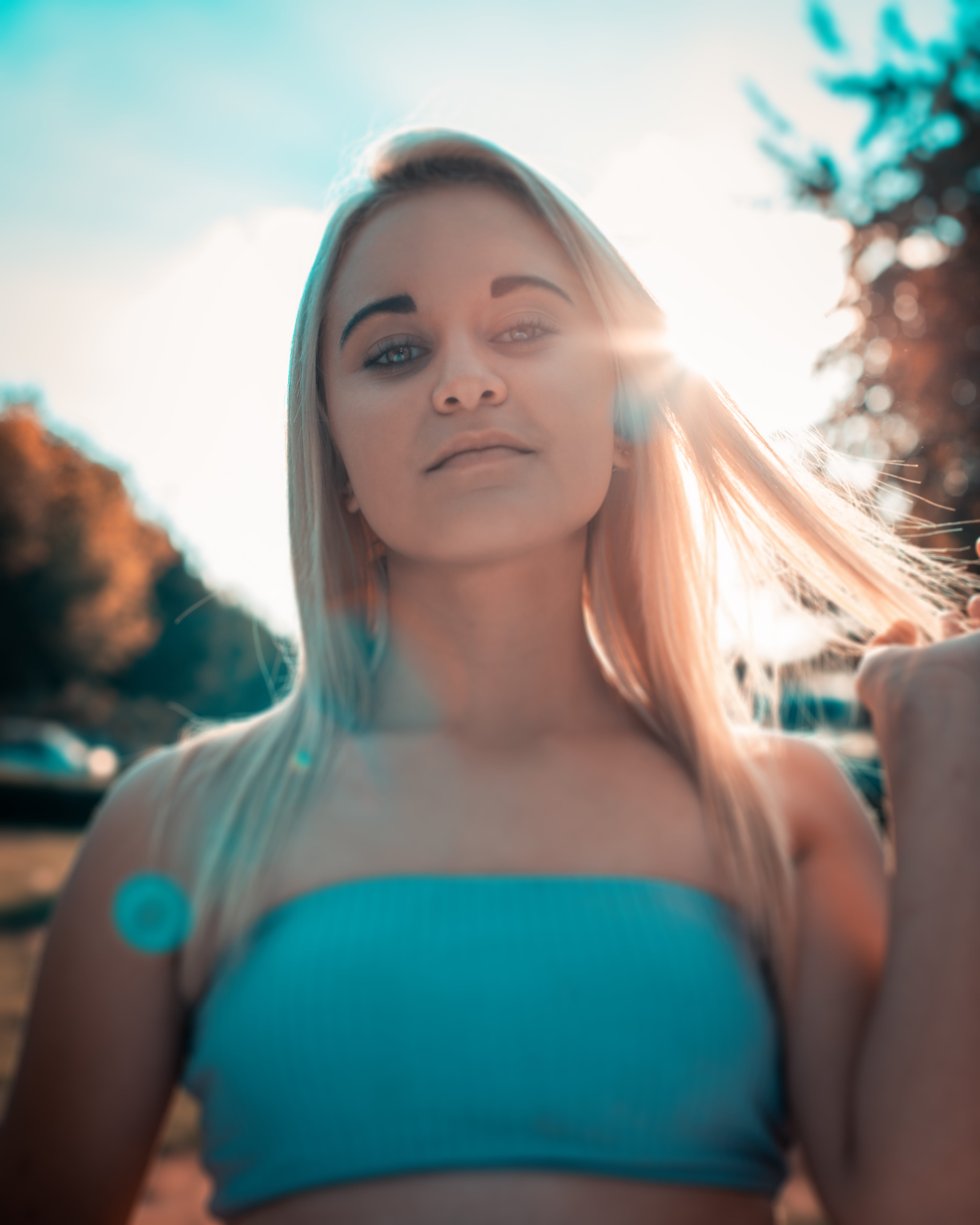 5K, travel, contemplation, beautiful woman, shift, young adult, photoshoot, beauty, hairstyle, one person, daylight, summer, real people, wear, blonde, Phone HD Wallpaper