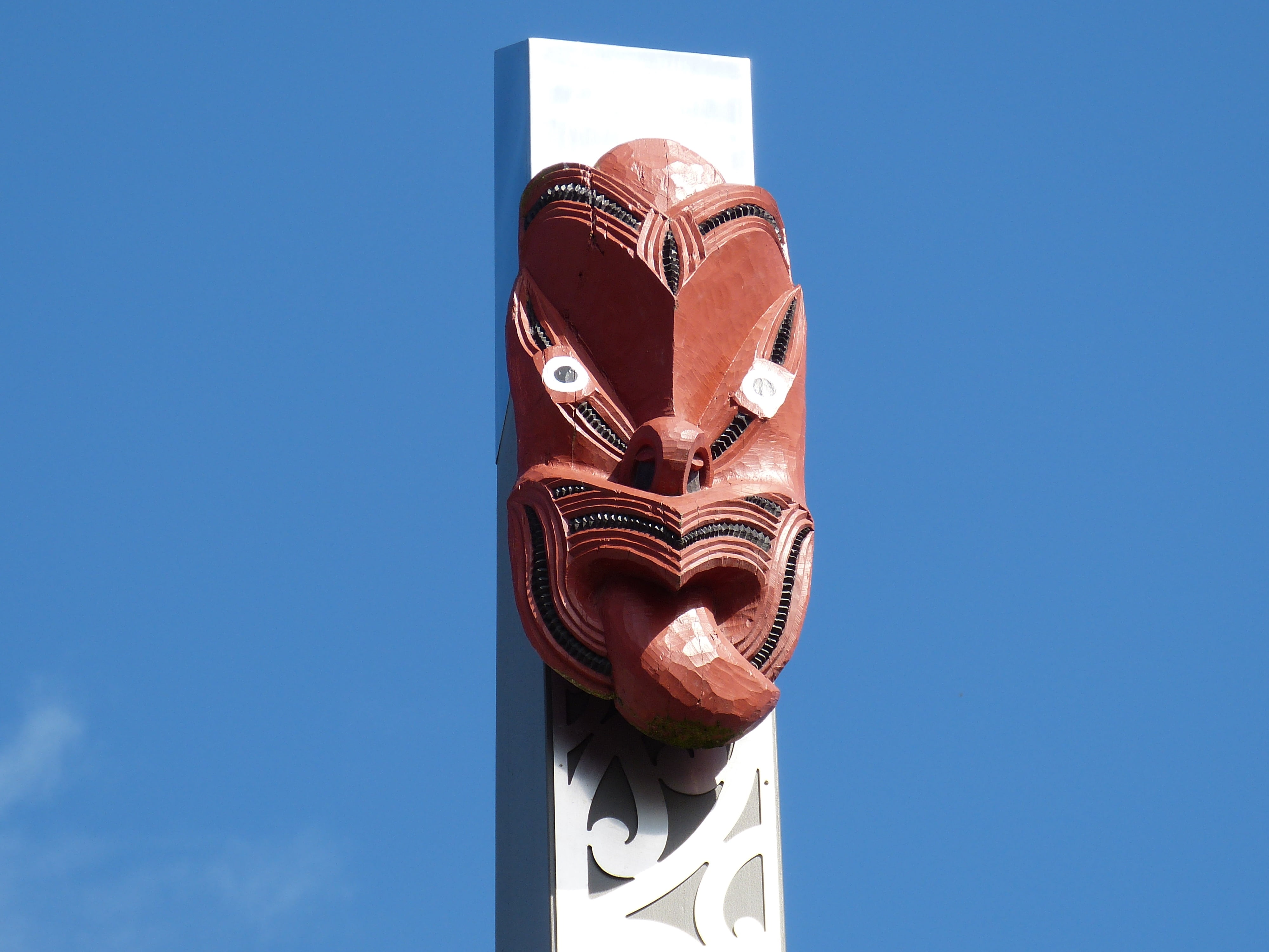 rotorua, art, craft, architecture, culture, low angle view, carving, copy space, day, no people, figure, sculpture, sky, mask, built structure, tongue, HD Wallpaper