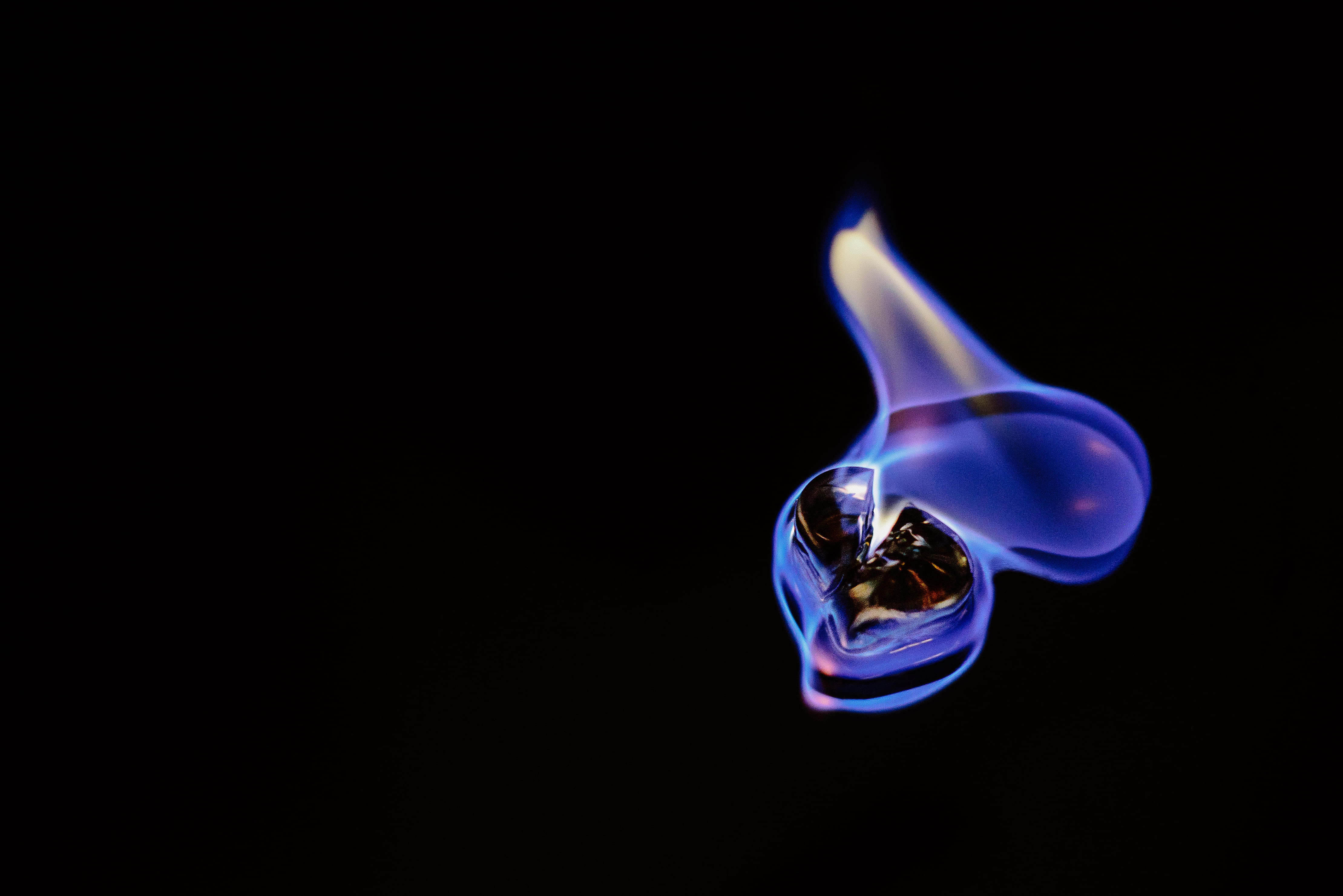 diamond - gemstone, single object, close-up, glass, glowing, black background, no people, contrast, nature, dark, copy space, broken, indoors, 4K, detail, HD Wallpaper