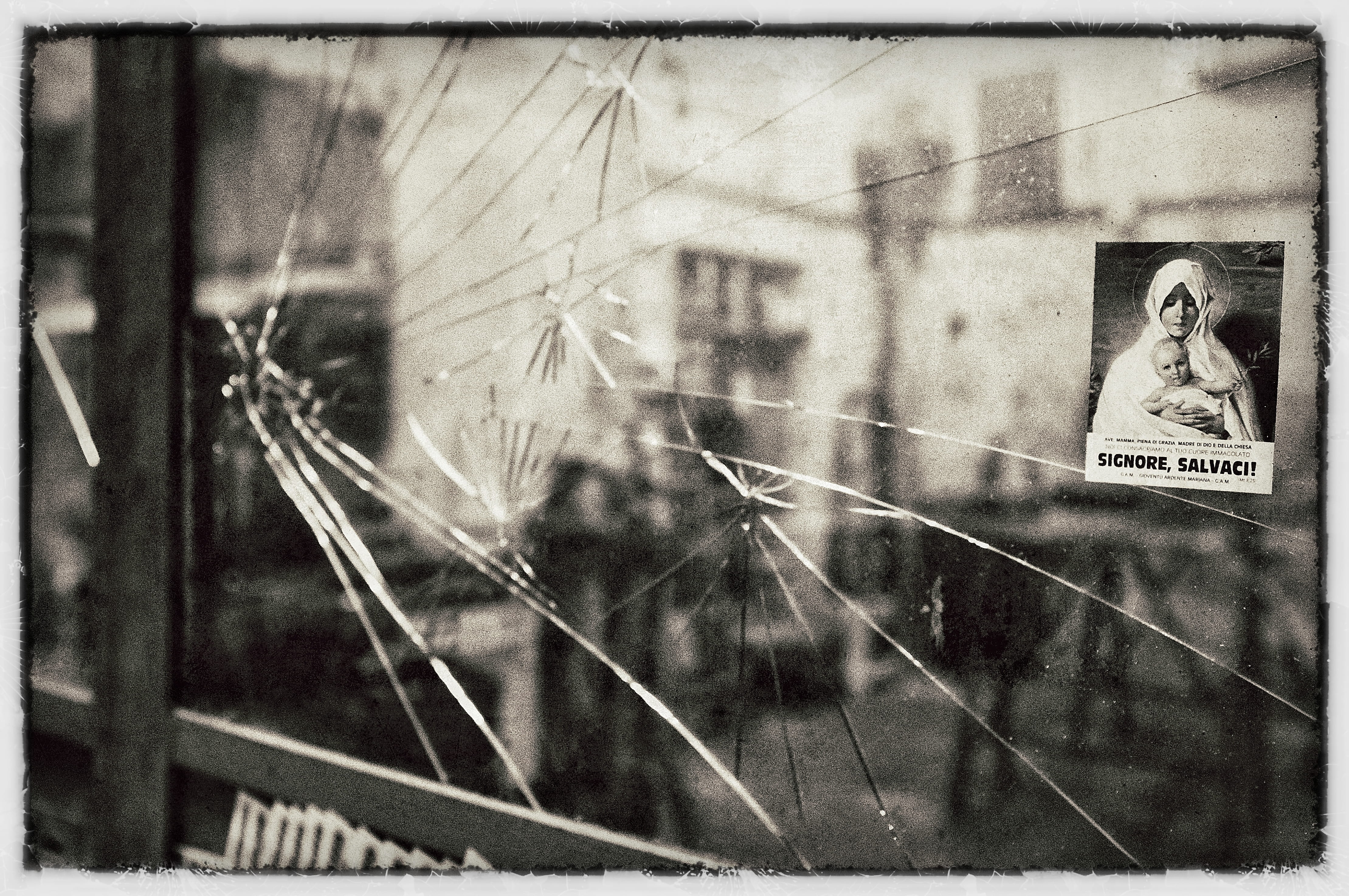 auto post production filter, text, transportation, crack, human representation, communication, mirror, broken, building, window, transfer print, sign, architecture, HD Wallpaper