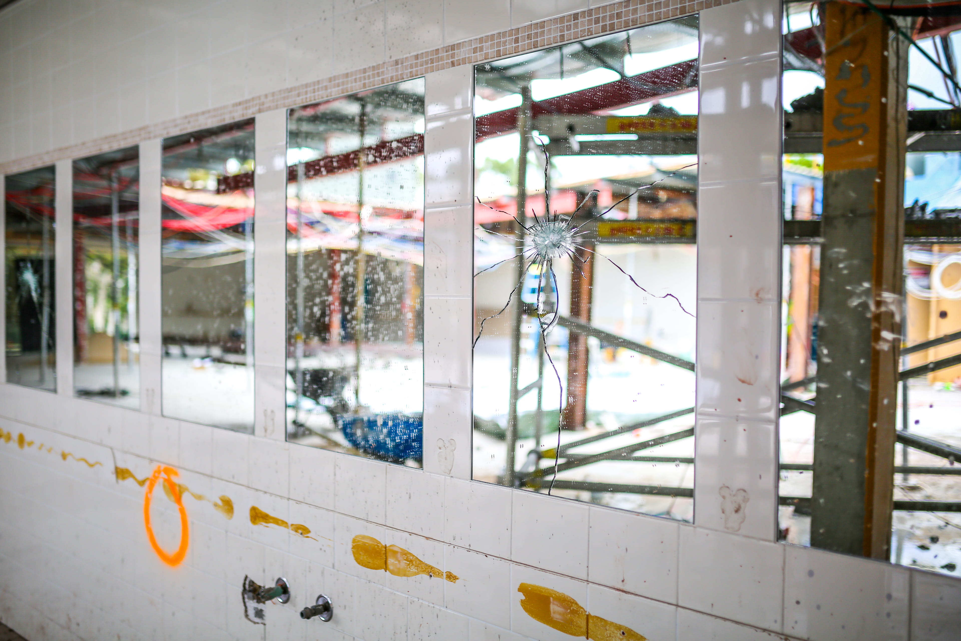 day, indoors, ceiling, bathroom, 4K, gymea bay, close-up, illuminated, construction, building, creativity, architecture, gymea, focus on foreground, no people, HD Wallpaper