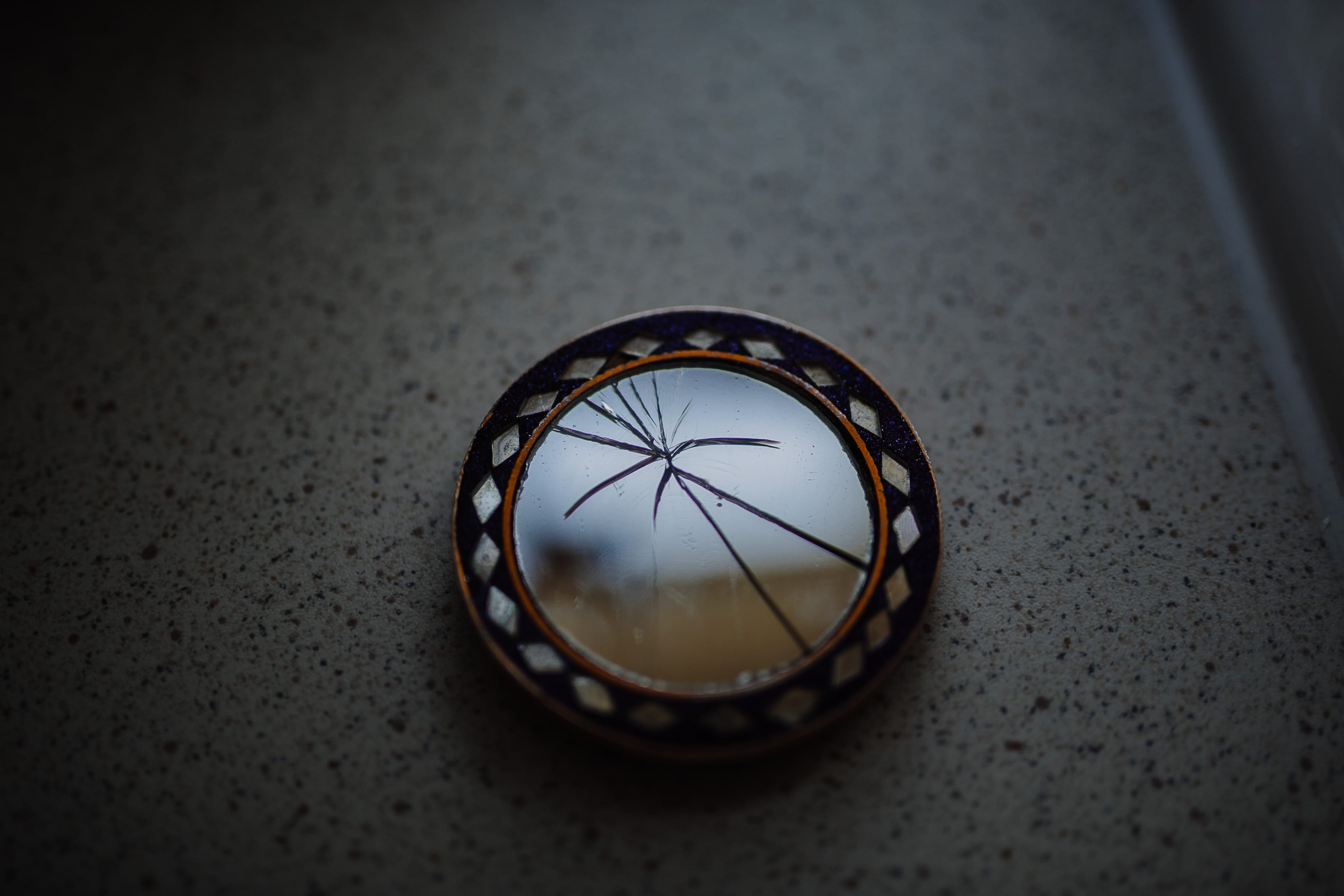 geometric shape, personal accessory, close-up, jewelry, focus on foreground, time, broken, selective focus, crack, vignette, high angle view, single object, HD Wallpaper